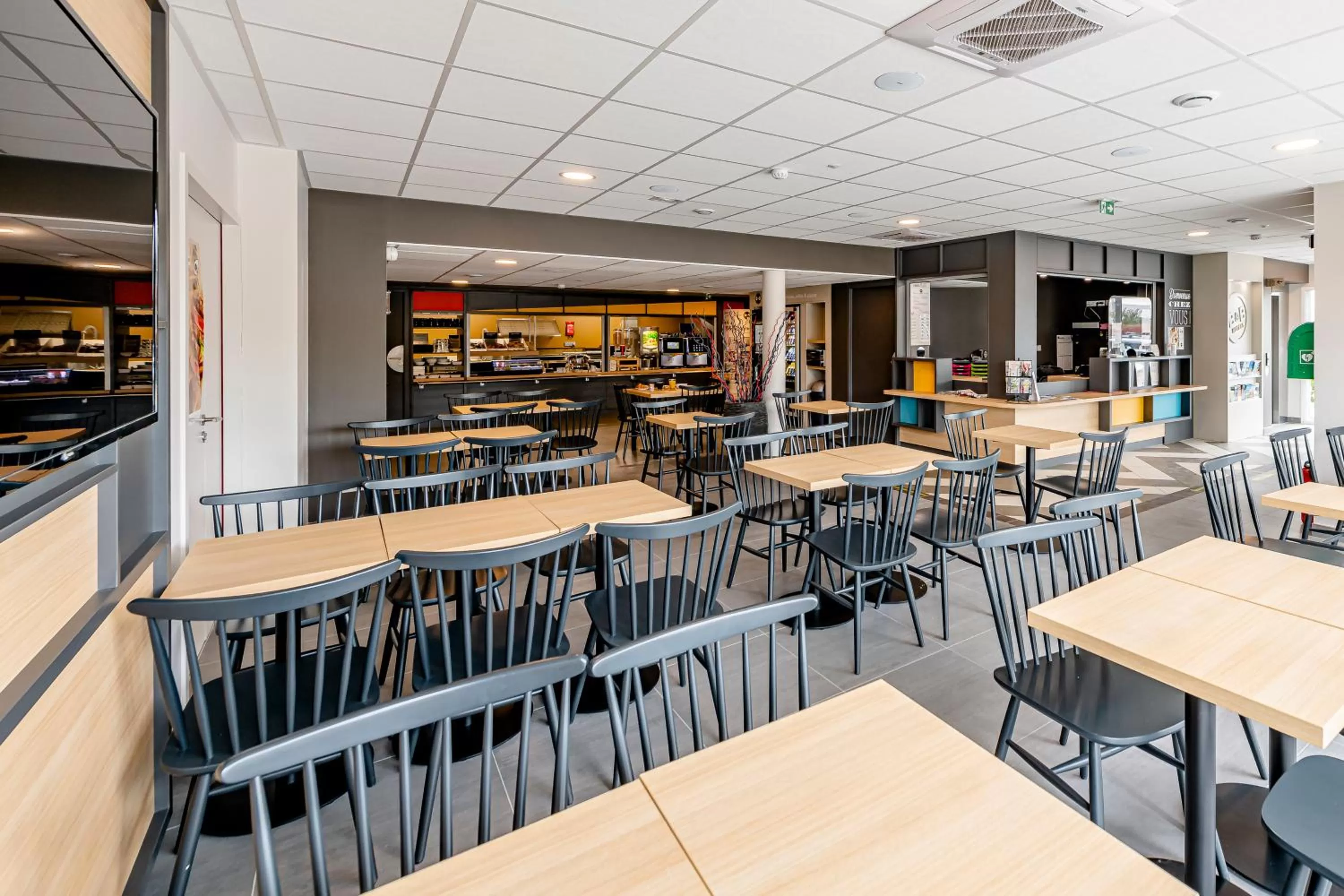 Breakfast in B&B HOTEL Bordeaux Le Haillan 3 étoiles