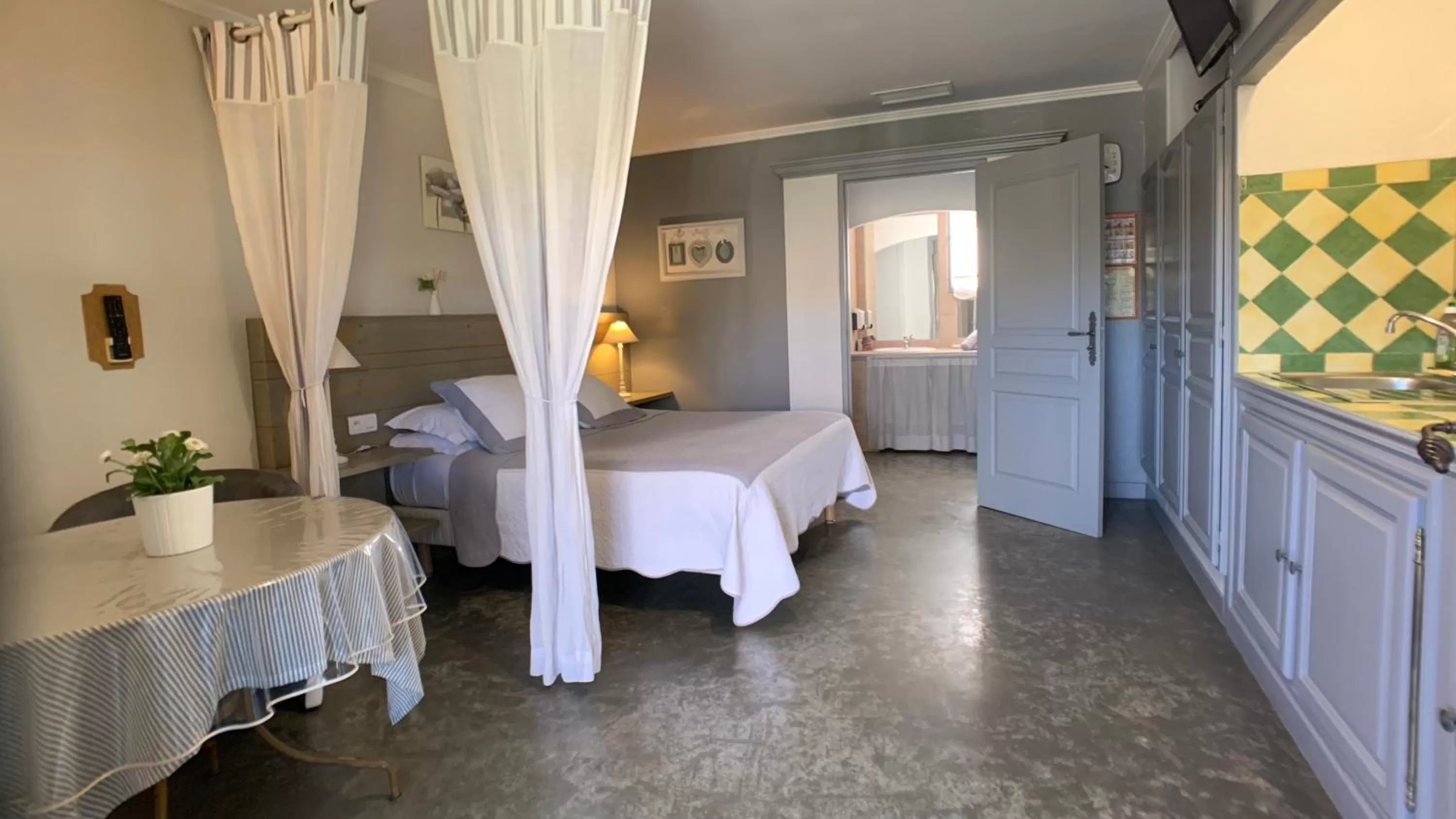 Superior Studio in Residence Melody