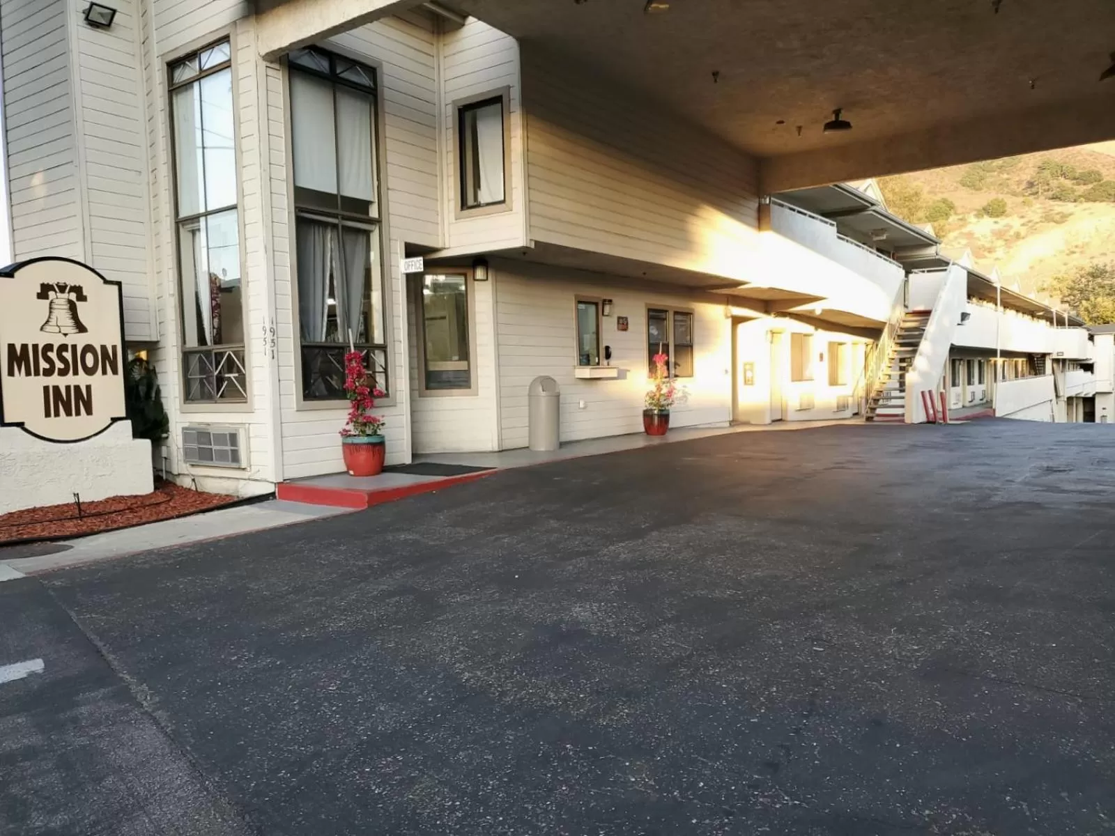 Facade/entrance in Mission Inn San Luis Obispo