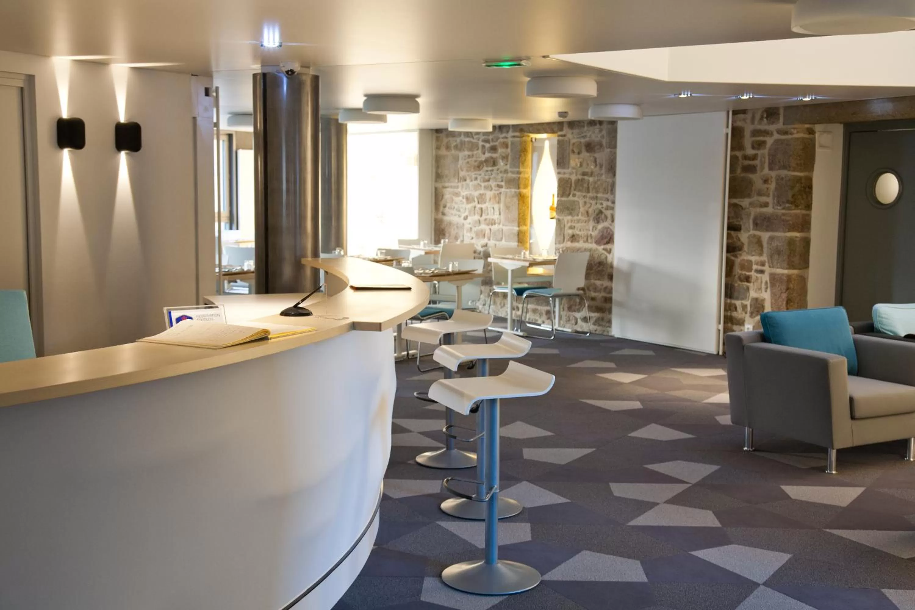 Lounge or bar in Best Western Le Moulin de Ducey