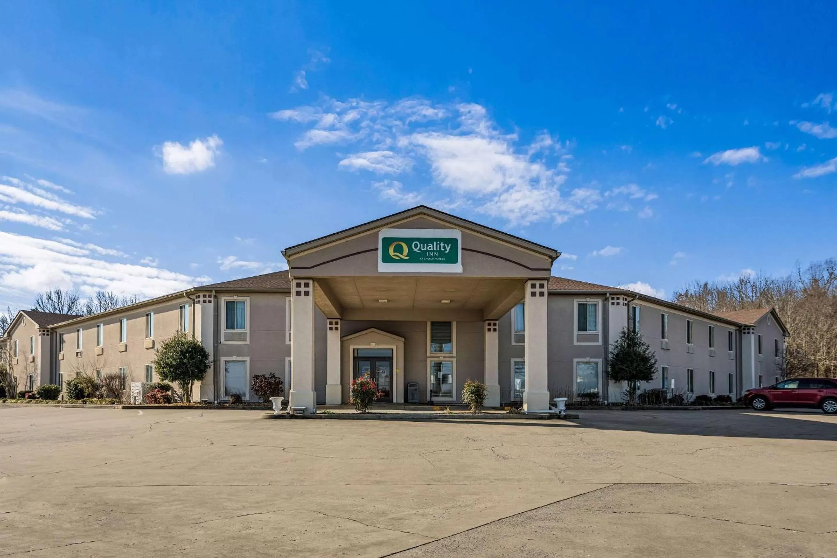 Property building in Quality Inn Calvert City - Paducah East