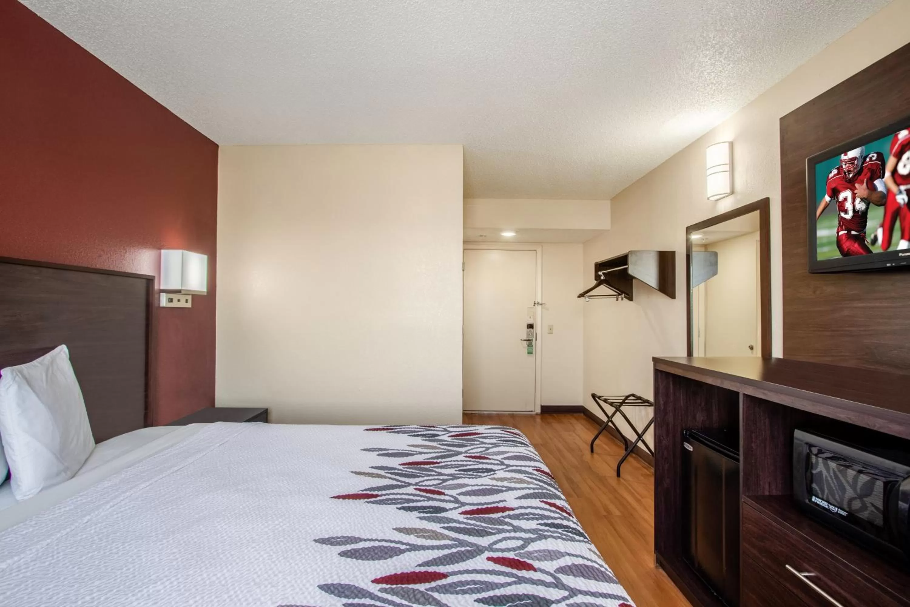 Deluxe Room with One Double Bed Disability Access Non-Smoking in Red Roof Inn El Paso West