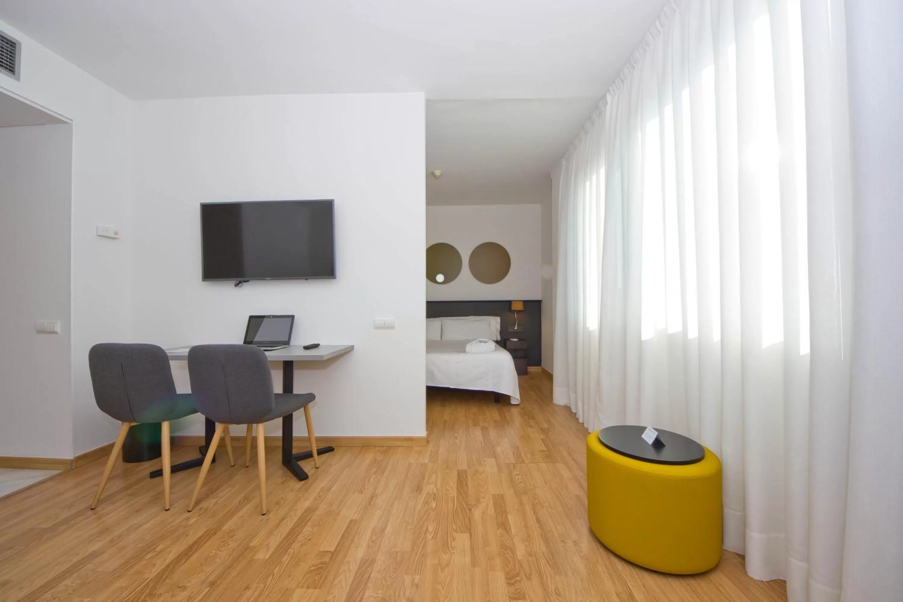 Communal lounge/ TV room in Aparthotel Atenea Valles