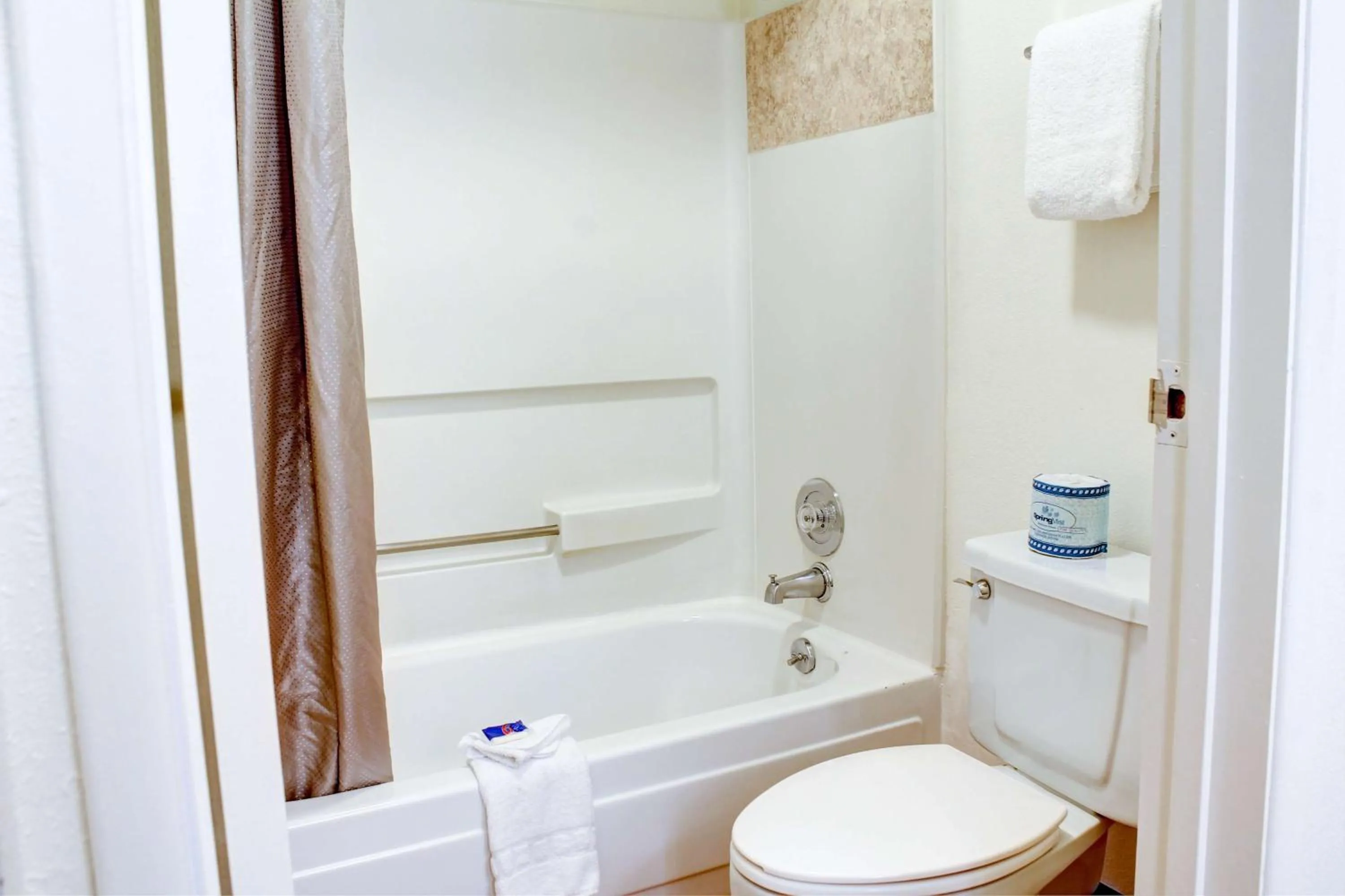 Shower in Motel 6-Bishop, CA