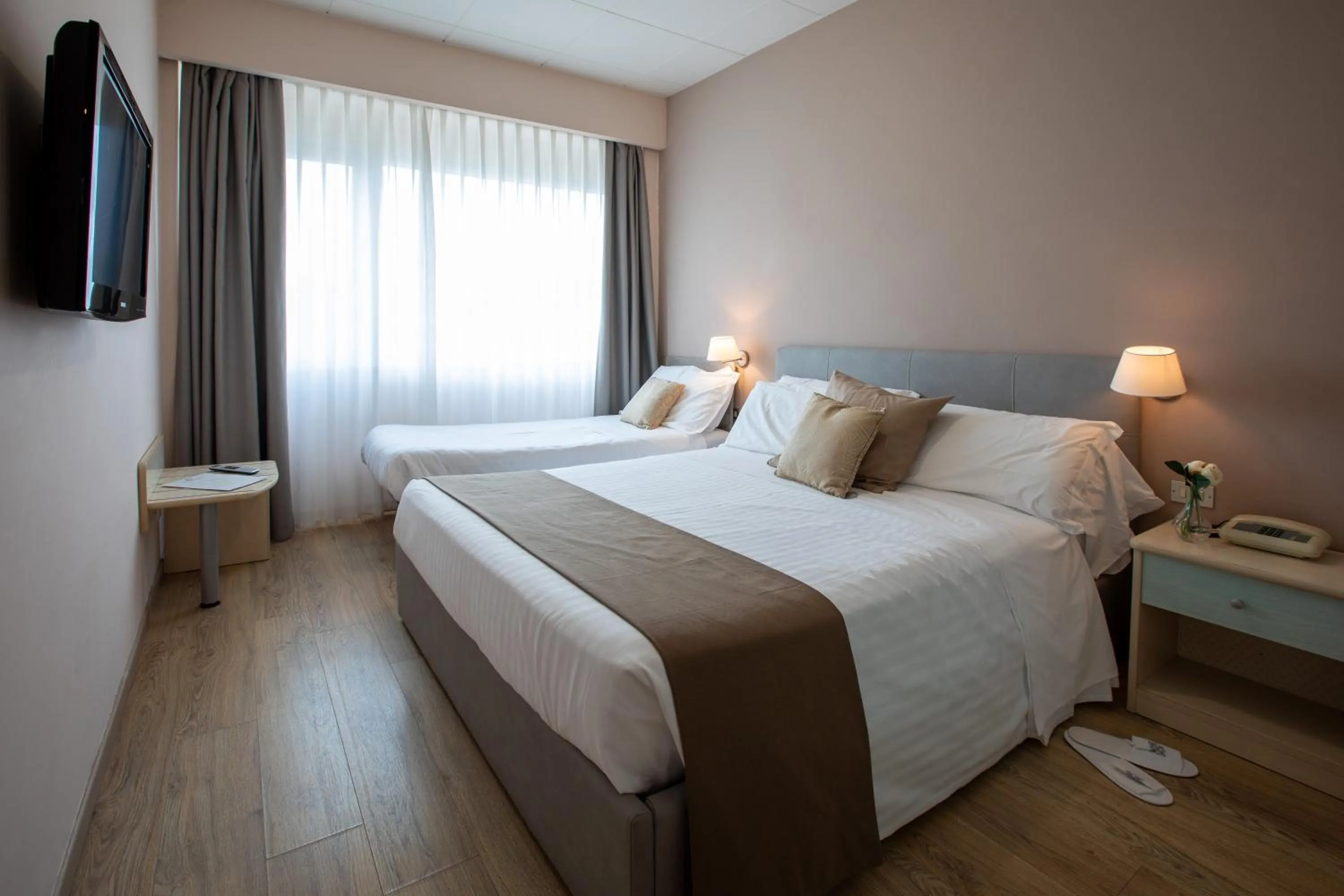 Photo of the whole room, Bed in Hotel Palace del Conero