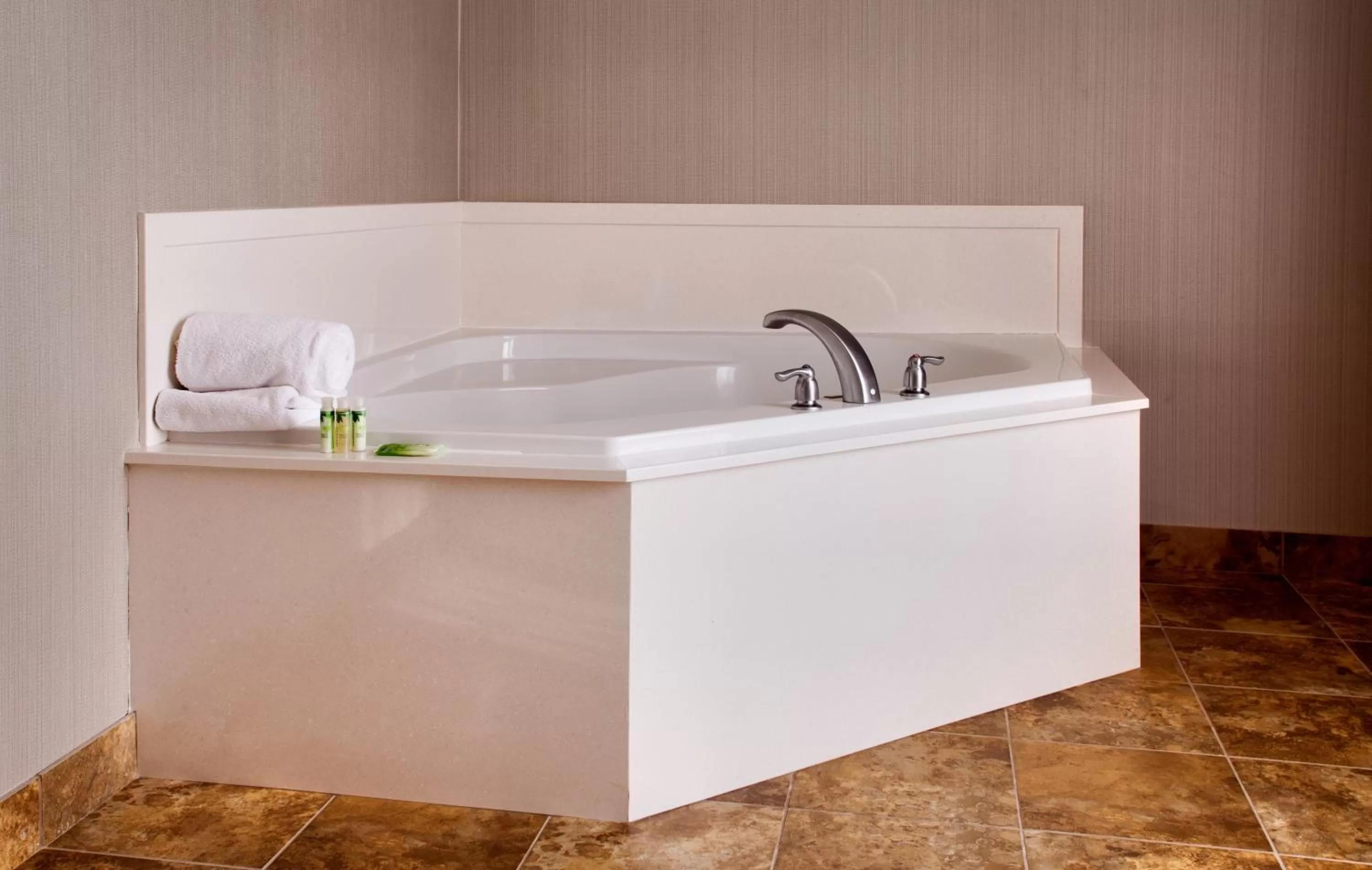 King Suite with Spa Bath in Holiday Inn Express & Suites Kanab, an IHG Hotel