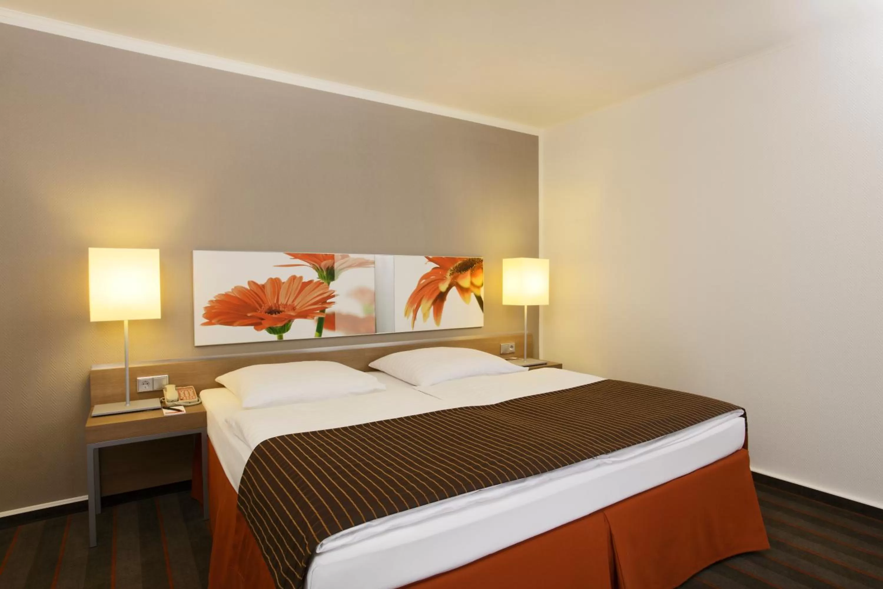 Bedroom, Bed in SOALTEE Hotel by Trip Inn Frankfurt Messe Tagungshotel
