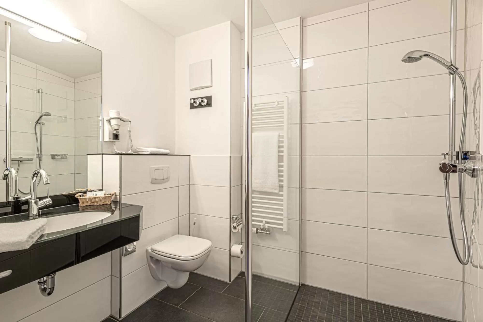 Shower in Hotel Pfeffermühle