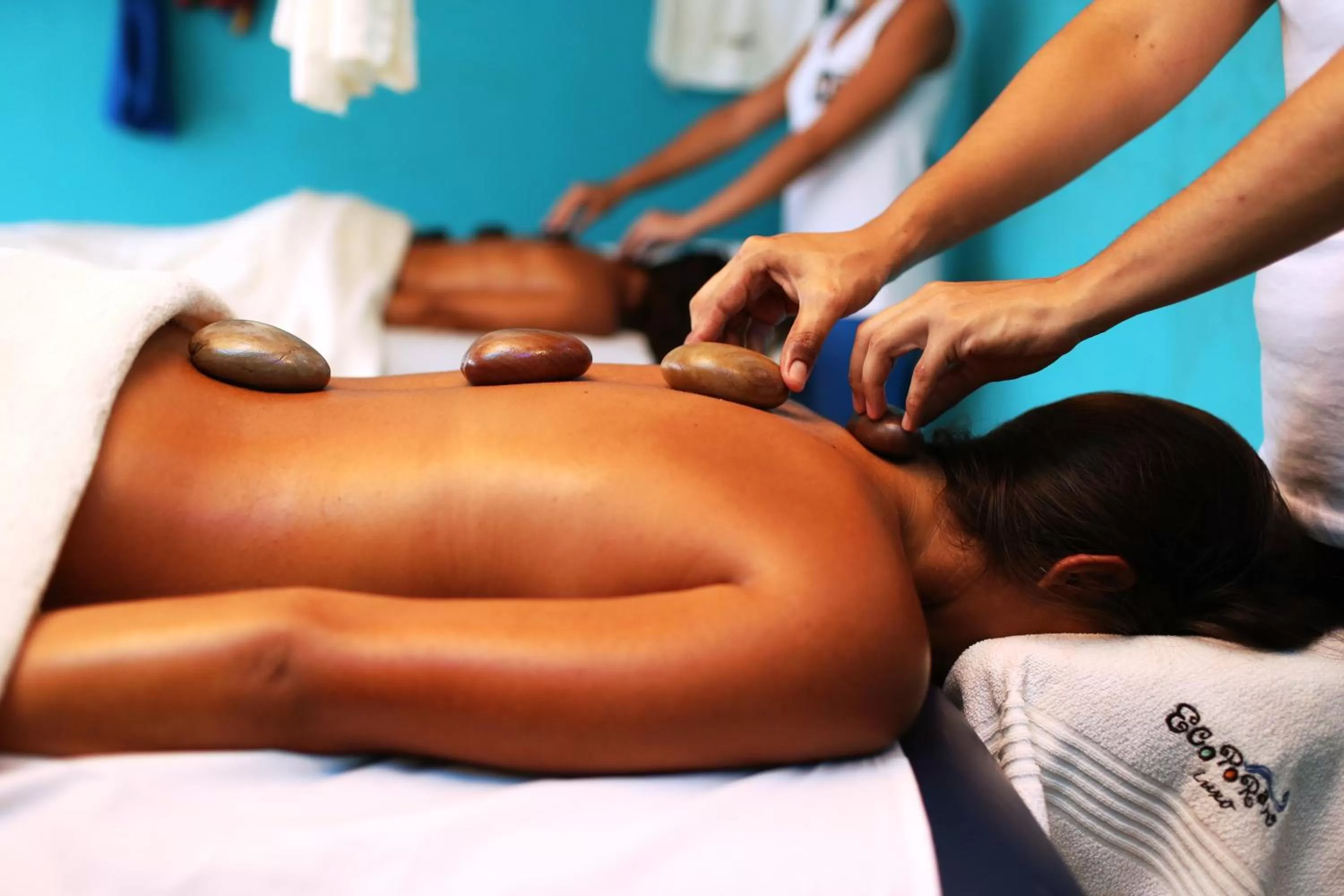 Massage in Ecoporan Hotel Charme Spa & Eventos