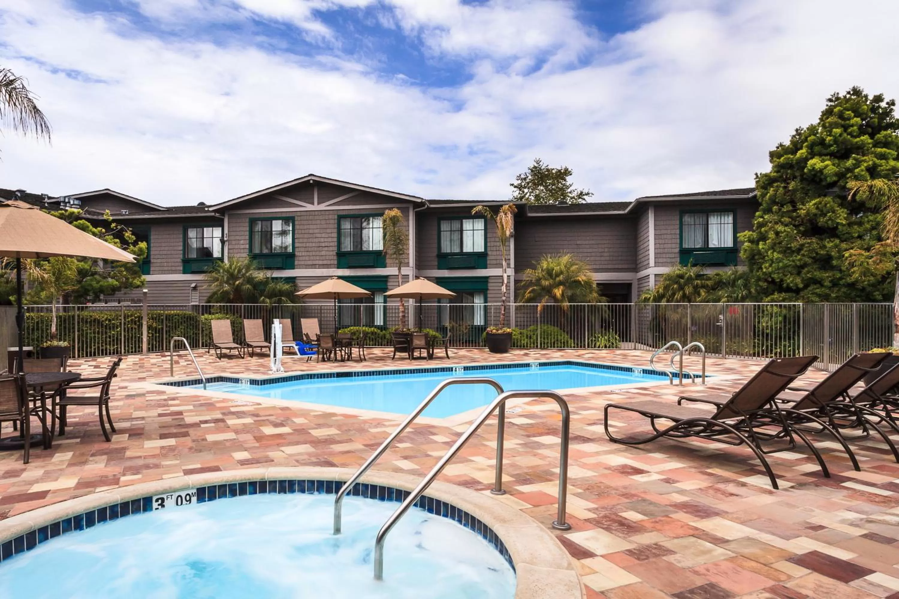 Swimming pool in Holiday Inn Express & Suites Carpinteria by IHG