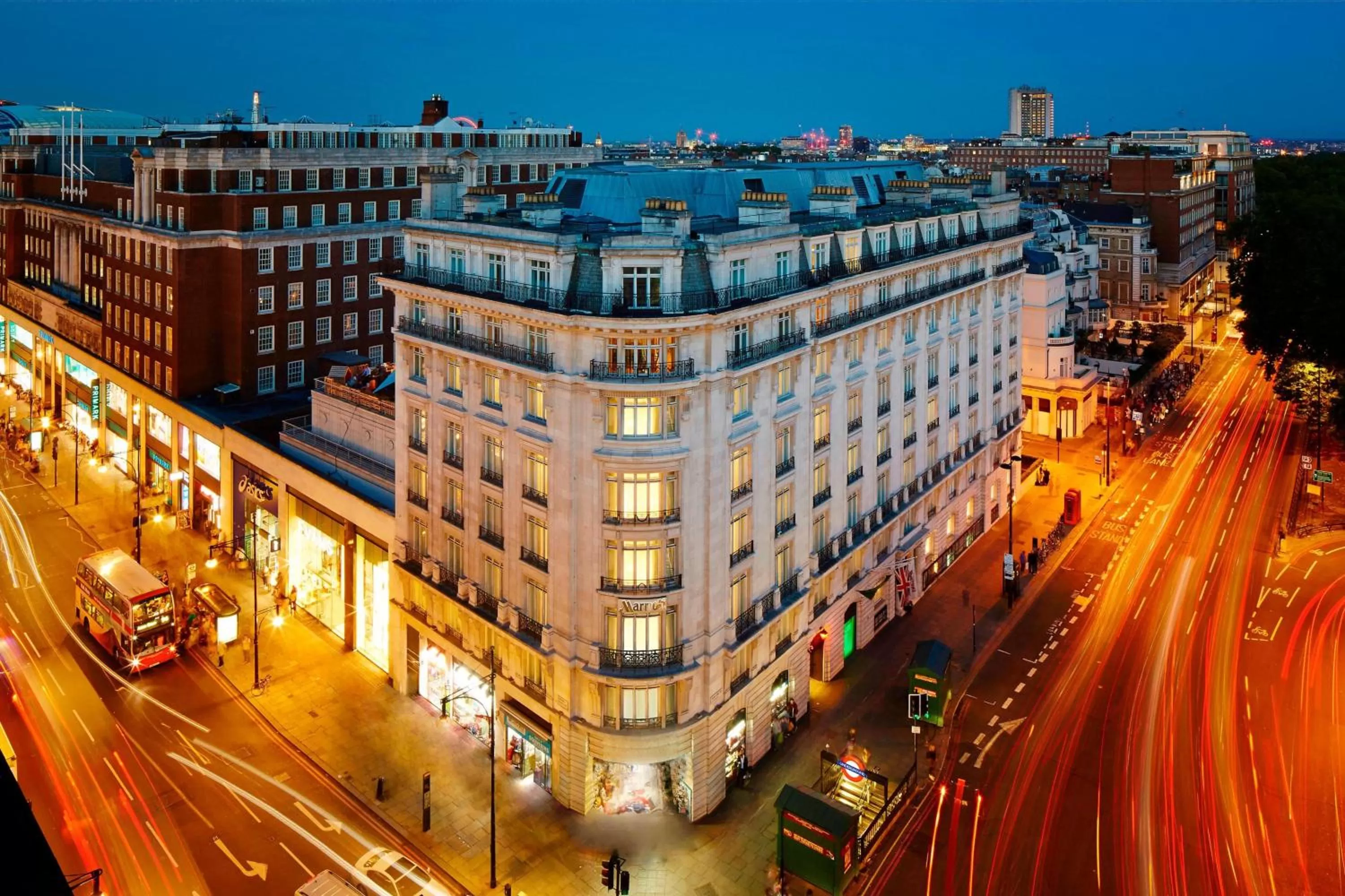 Property building in London Marriott Hotel Park Lane