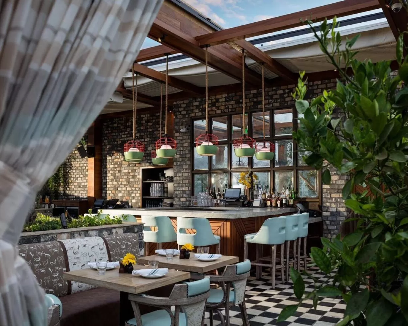 Restaurant/places to eat in Dream Hollywood, by Hyatt