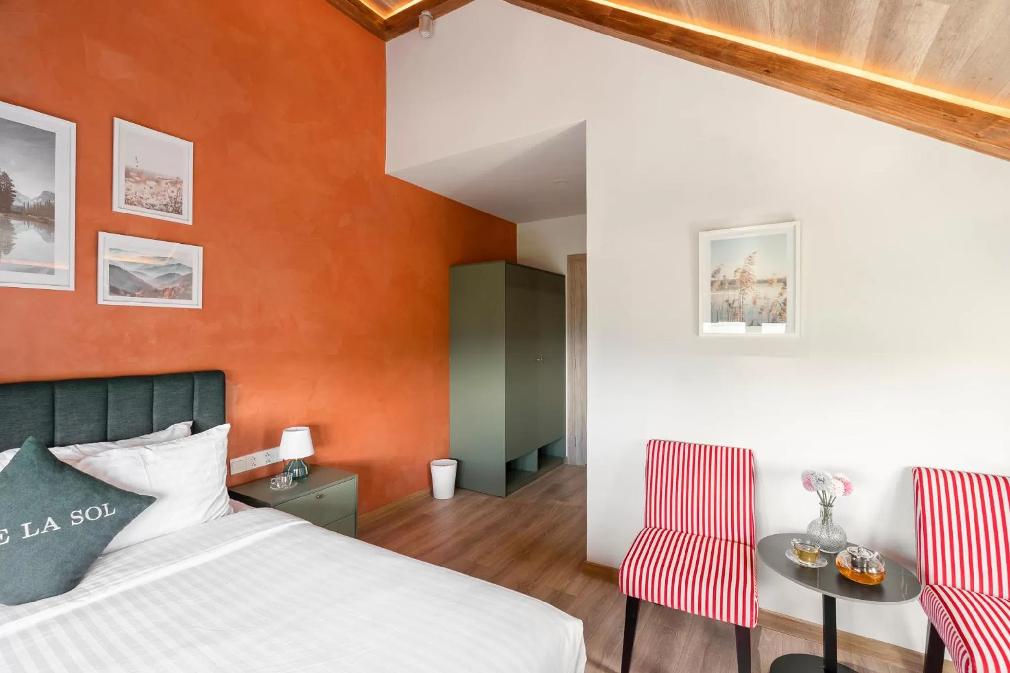 Bed in De La Sol Villa Dalat