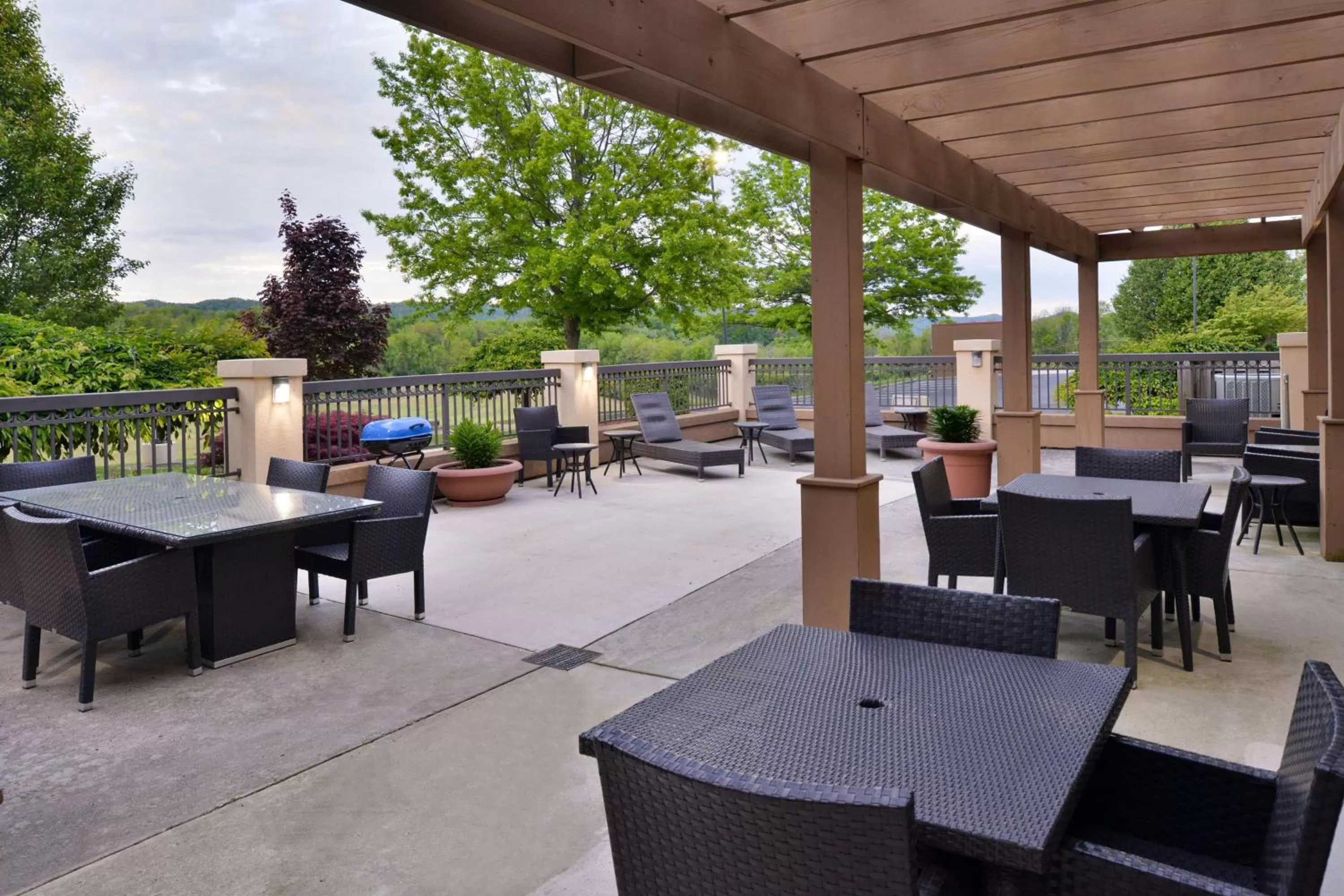 Patio in Hampton Inn Wytheville