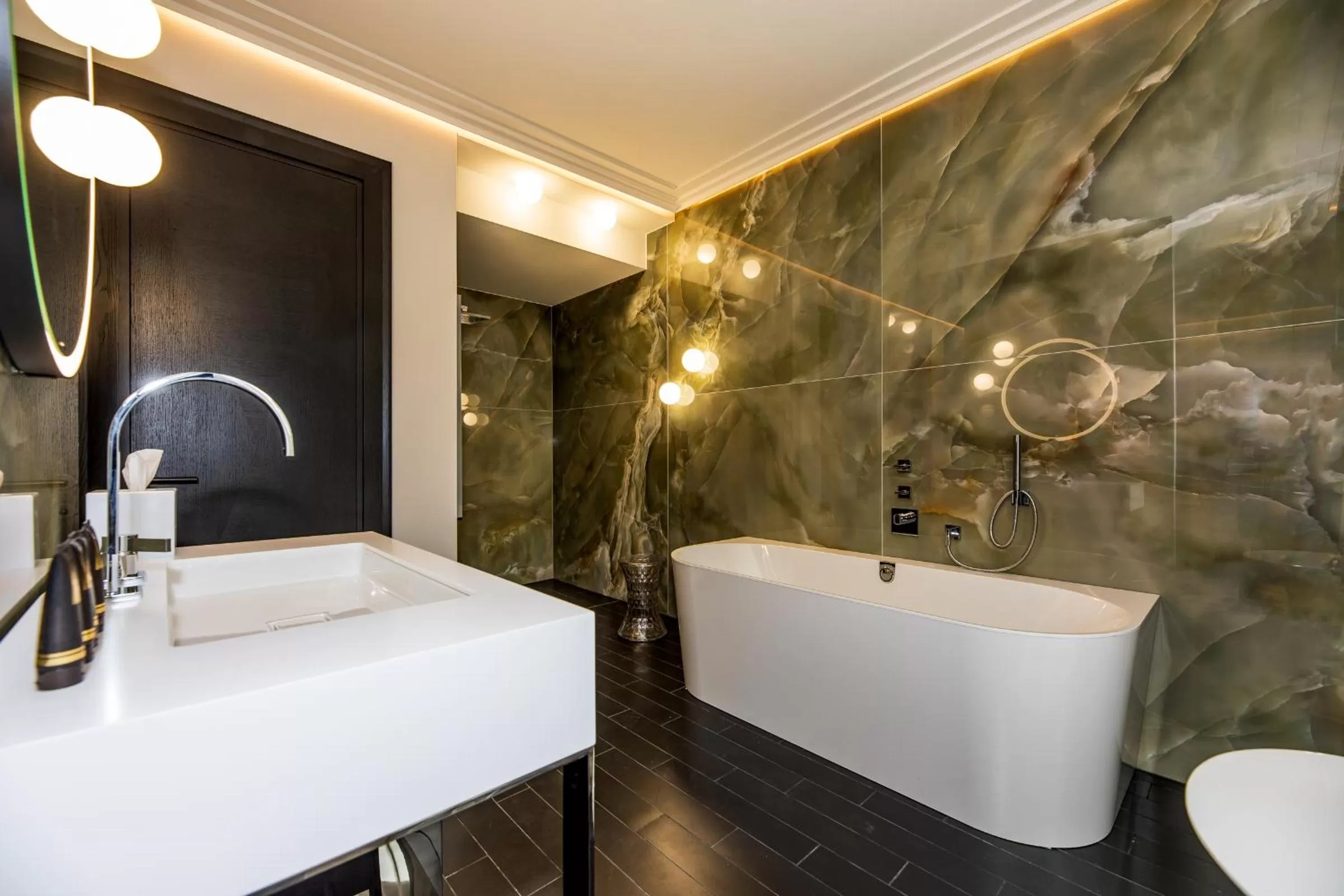 Bathroom in Amsterdam Plaza Hotel & SPA