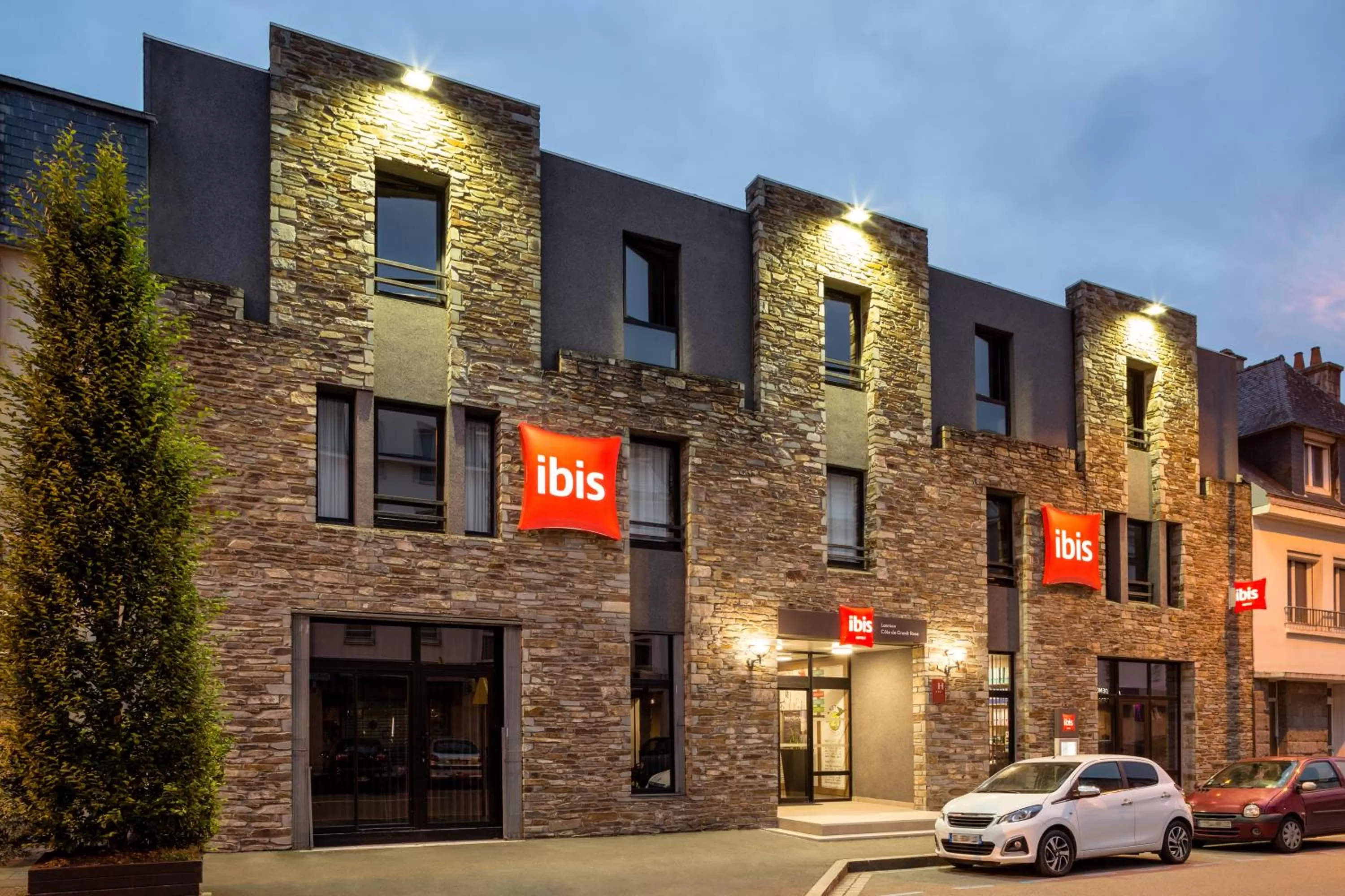 Facade/entrance in ibis Lannion