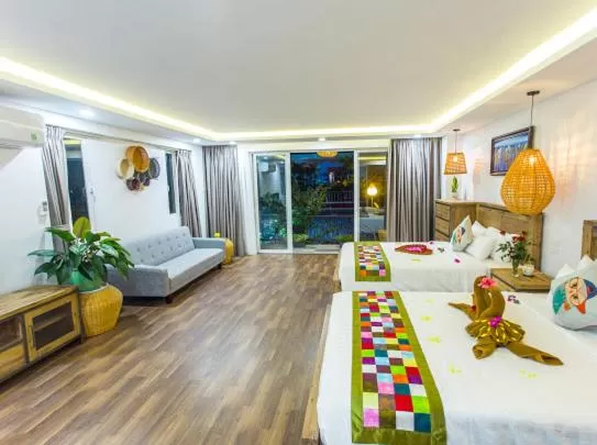 Balcony/Terrace, Bed in Peach House