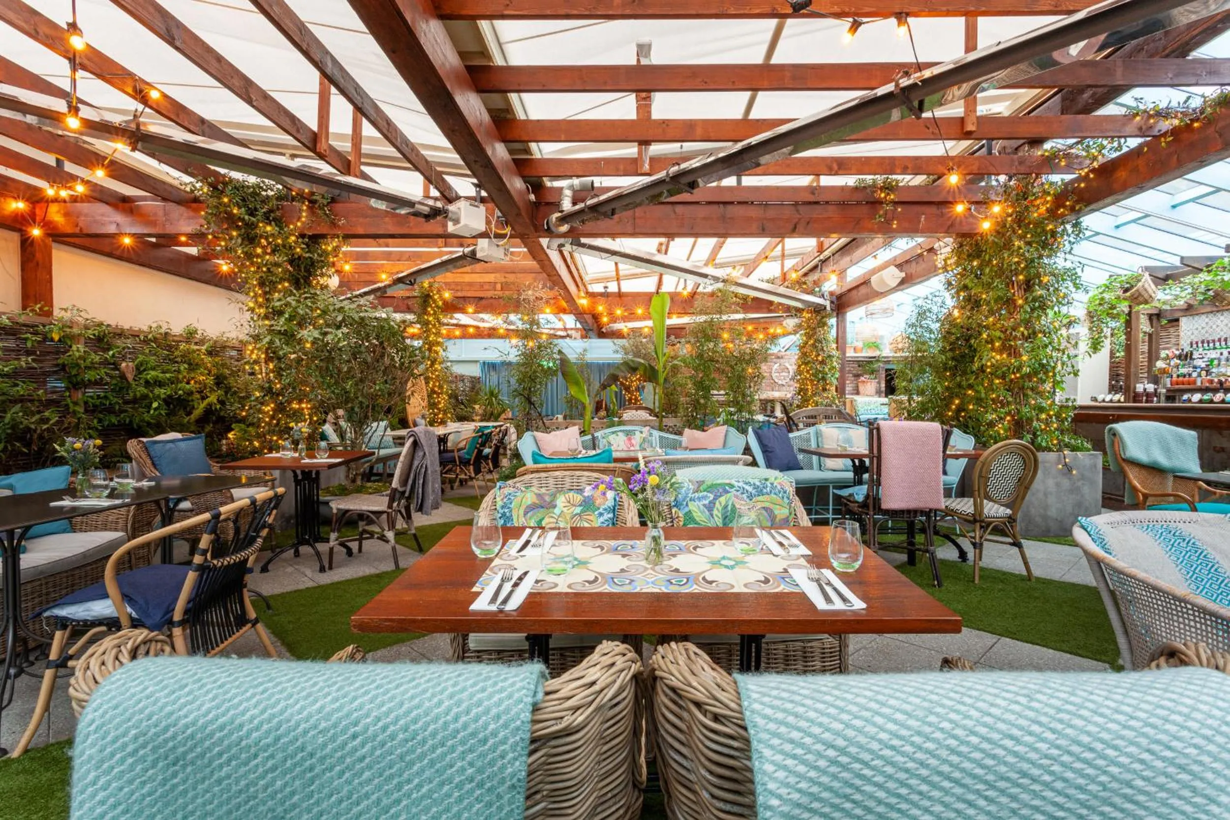 Restaurant/places to eat in House Bedrooms Dublin