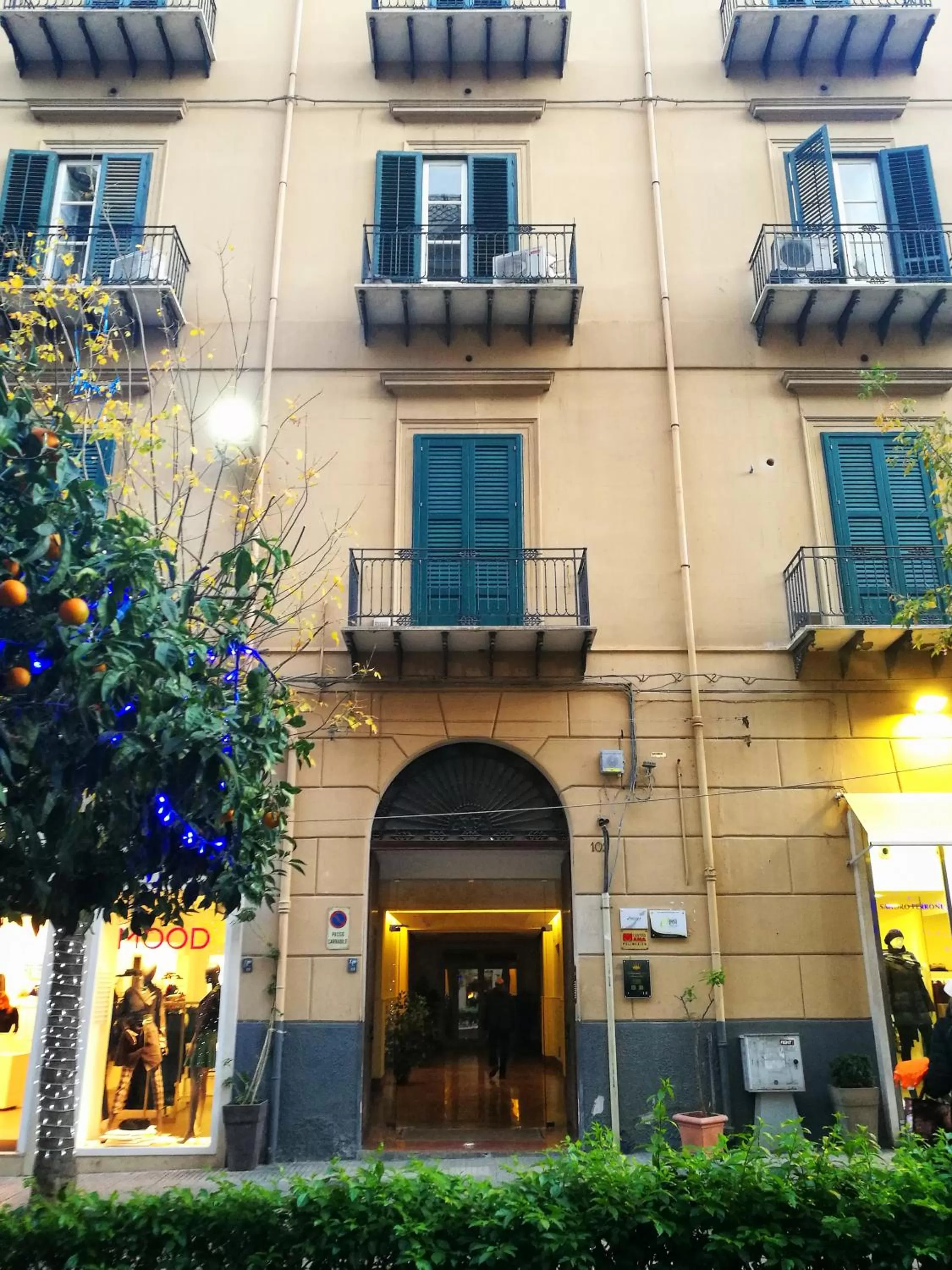 Facade/entrance in Belmonte102 Esclusive Suites