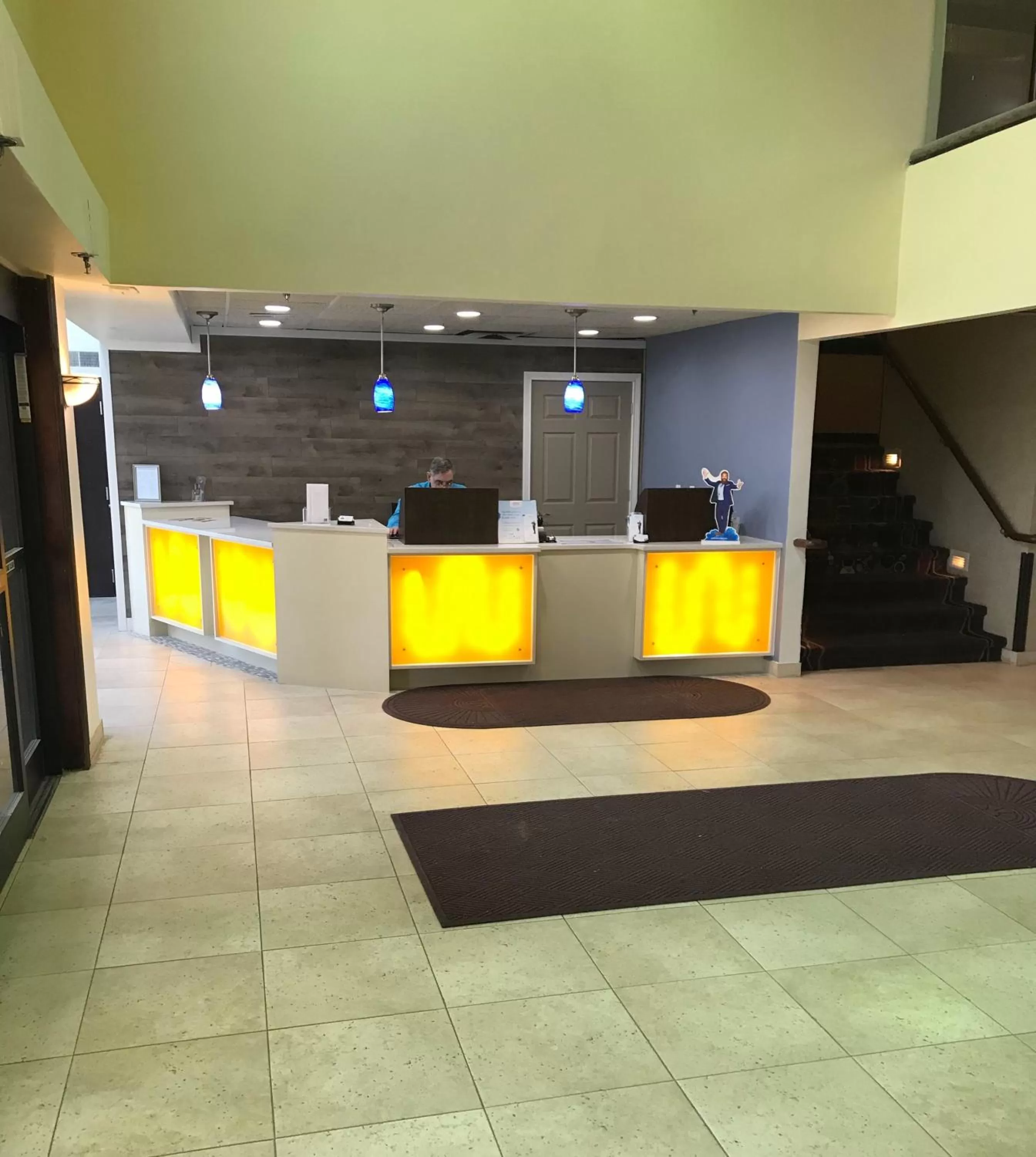 Lobby or reception in Days Inn & Suites by Wyndham Rochester Hills MI