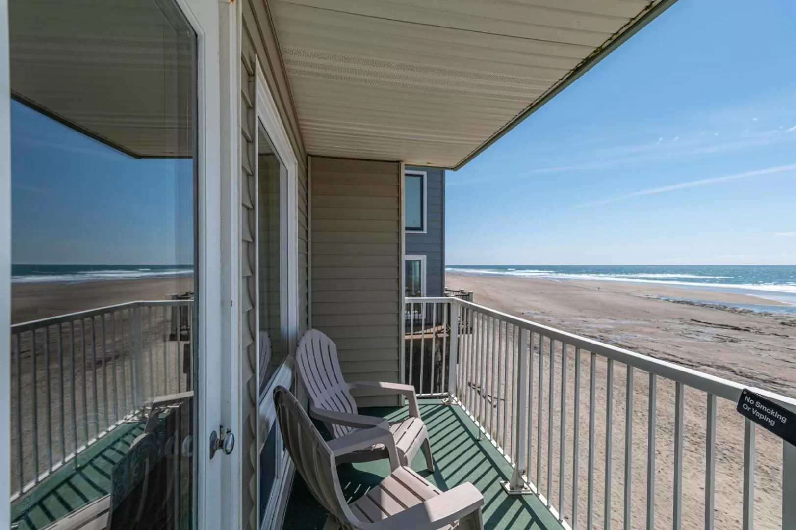 Day, Balcony/Terrace in D Sands Rentals