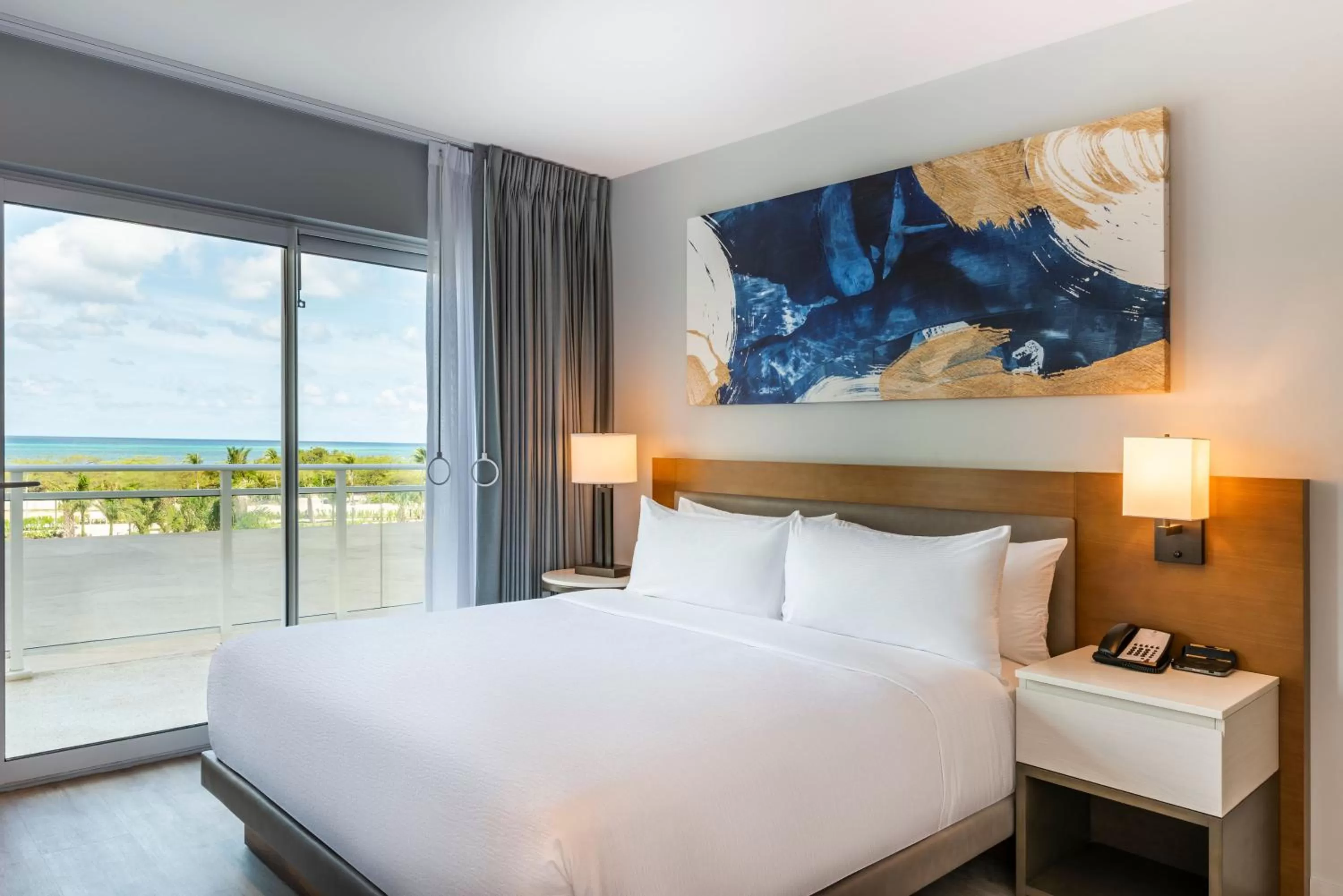 Bedroom, Bed in Embassy Suites By Hilton Aruba Beach Resort