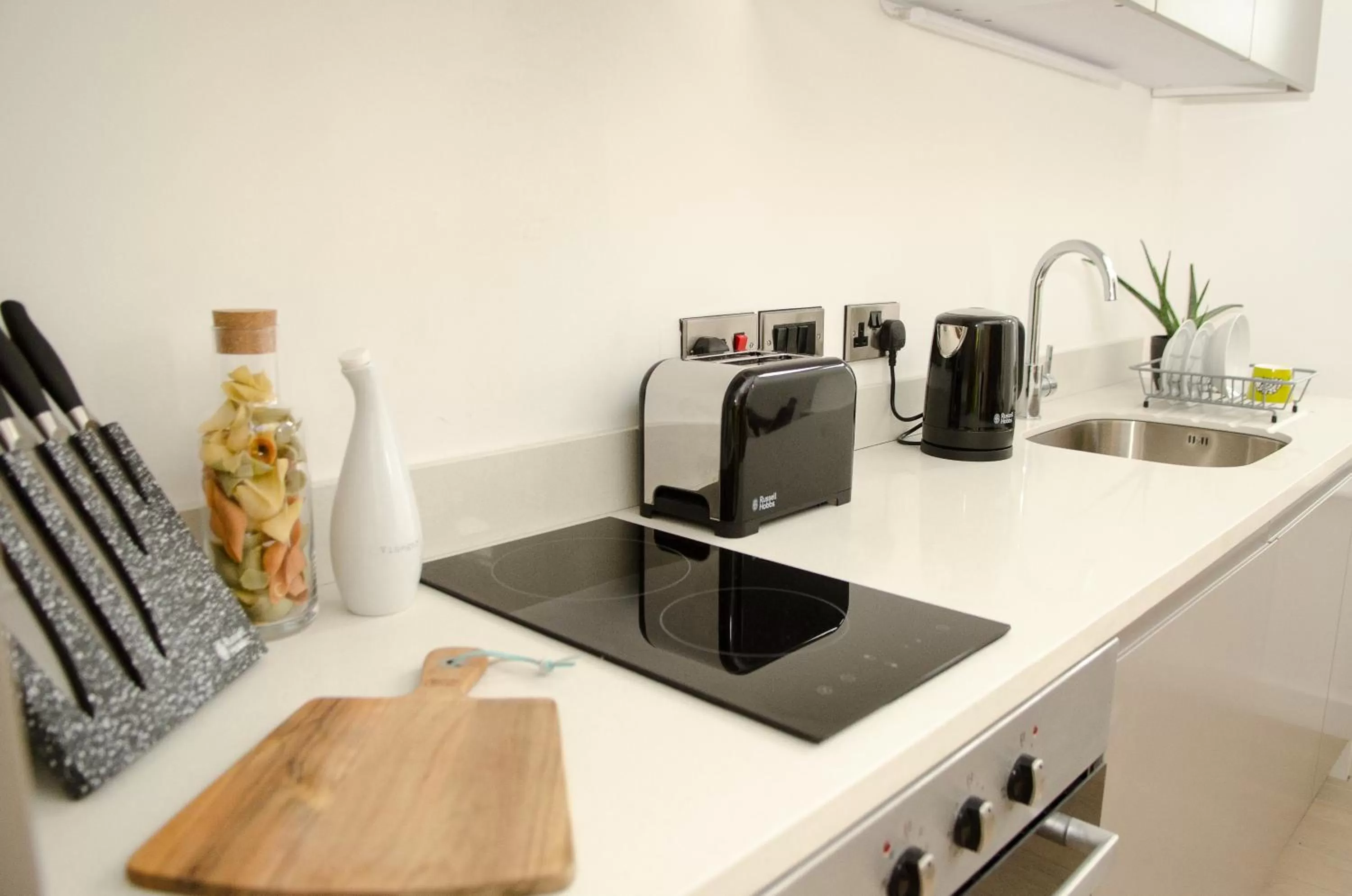Kitchen or kitchenette in Terlon Apartments