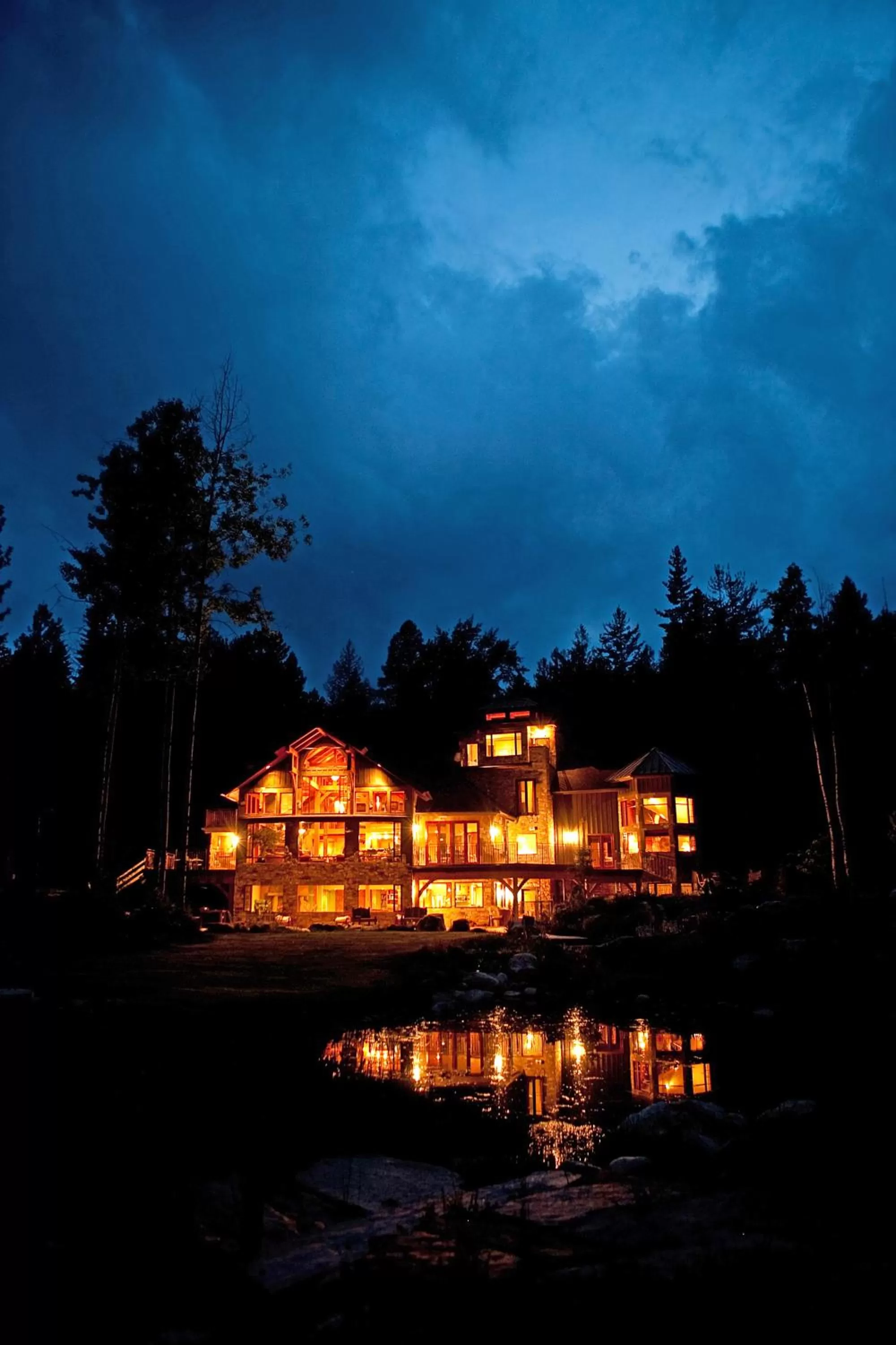Night, Property Building in Talus Rock Retreat