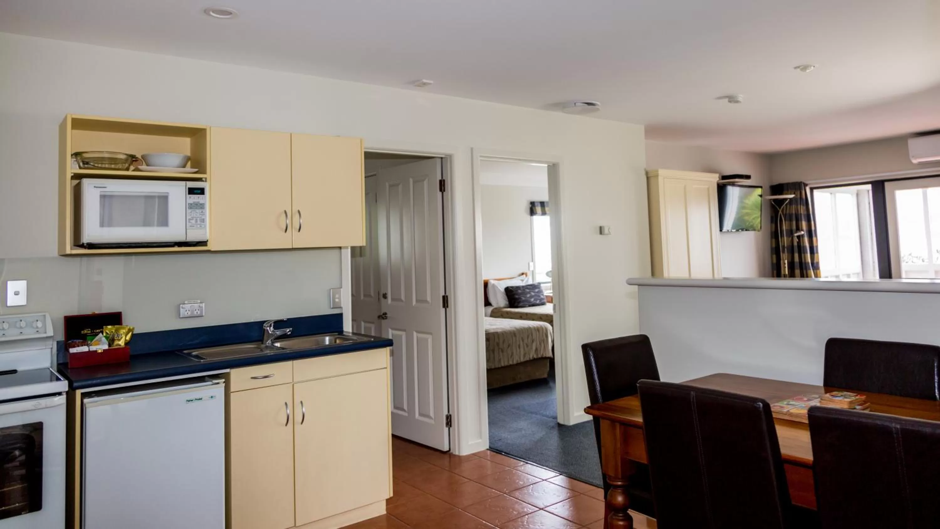 Kitchen or kitchenette in Baycrest Thermal Lodge