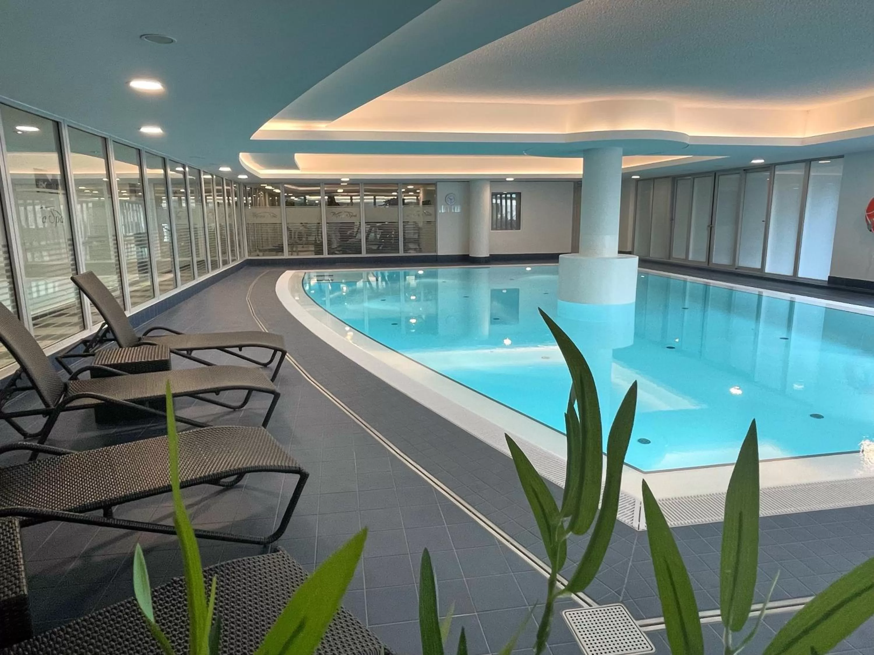 Swimming pool in Dorint Hotel Potsdam