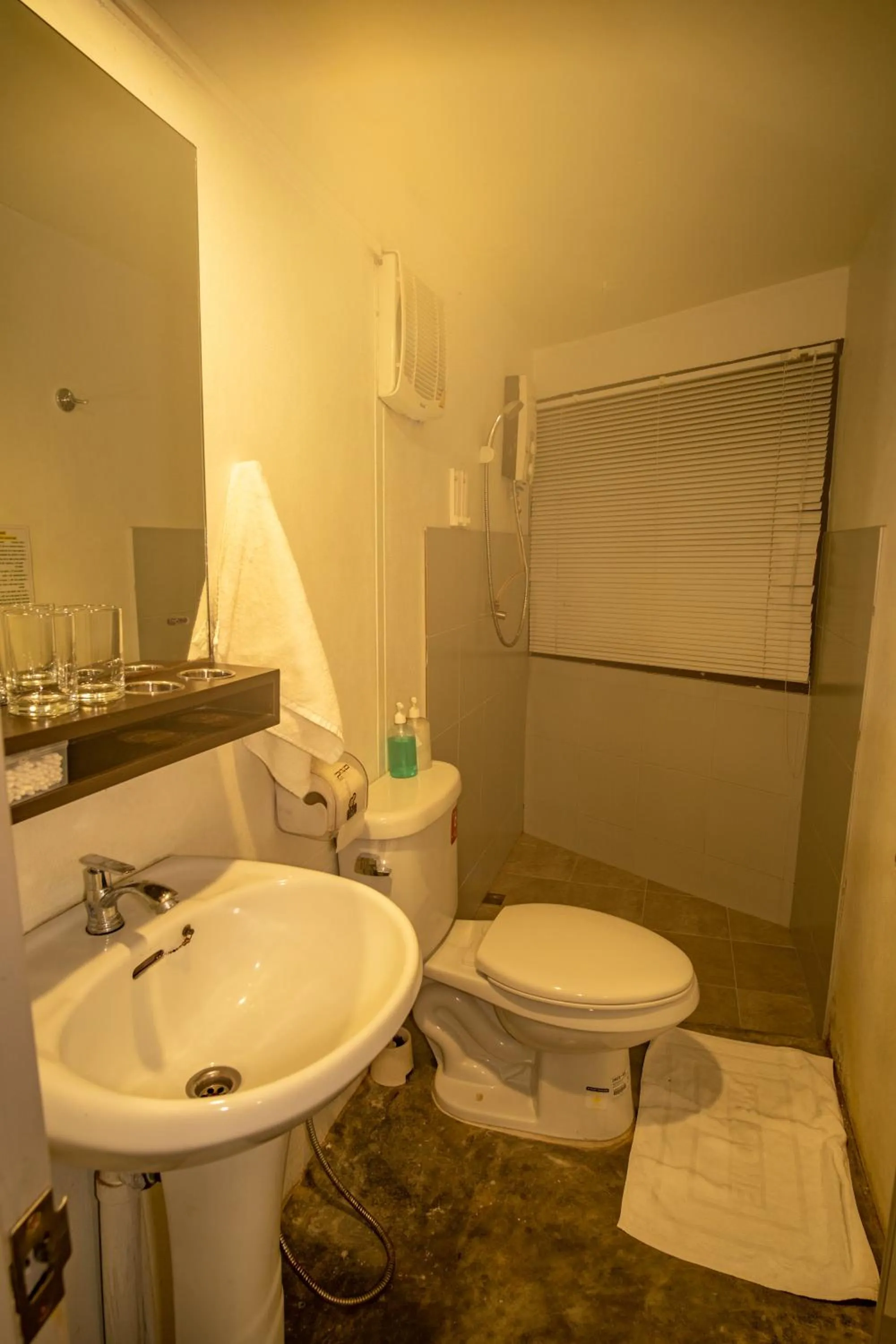 Bathroom in Home 16  (Hostel 16)