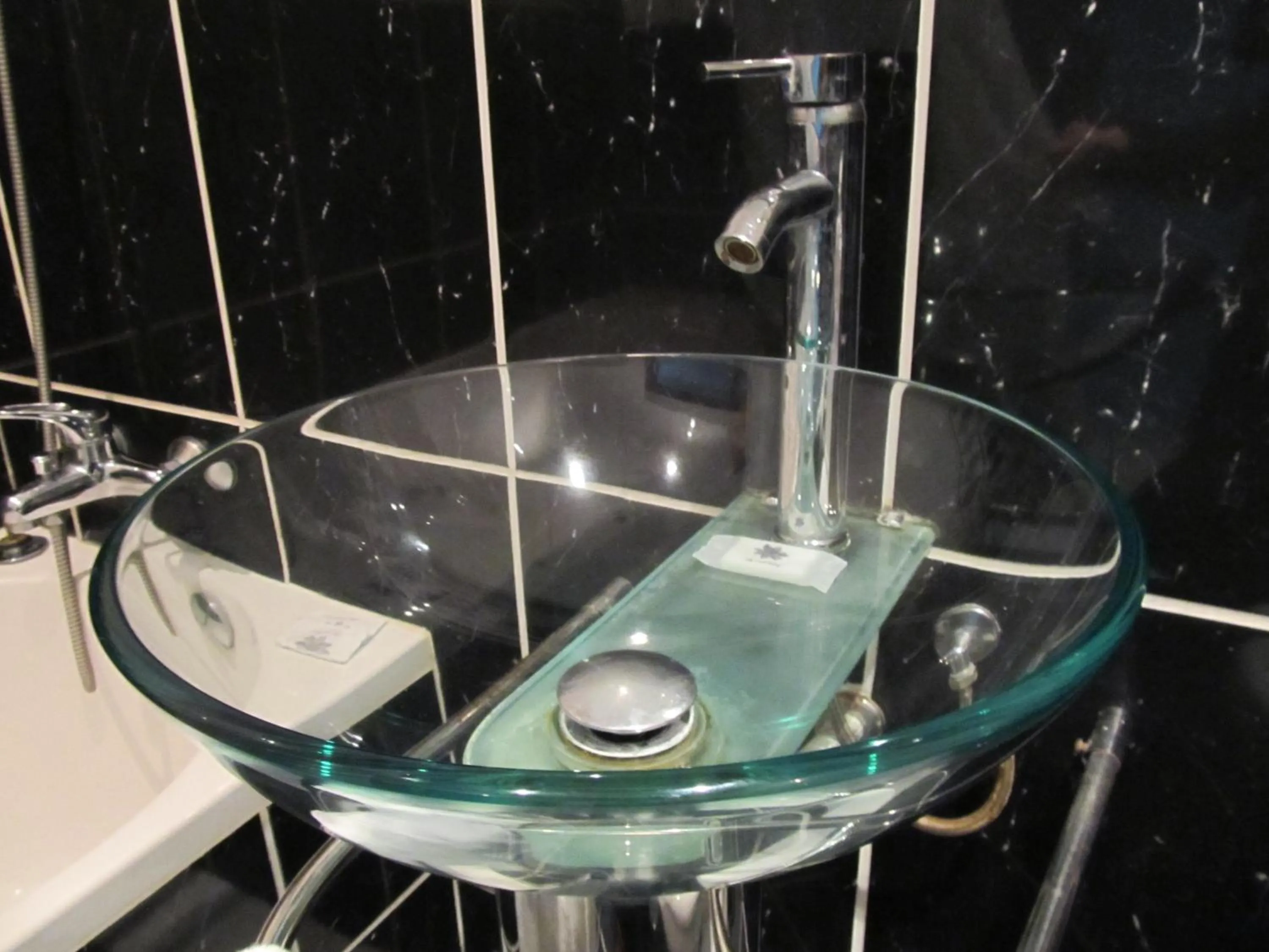 Bathroom in Hotel Avenida Praia