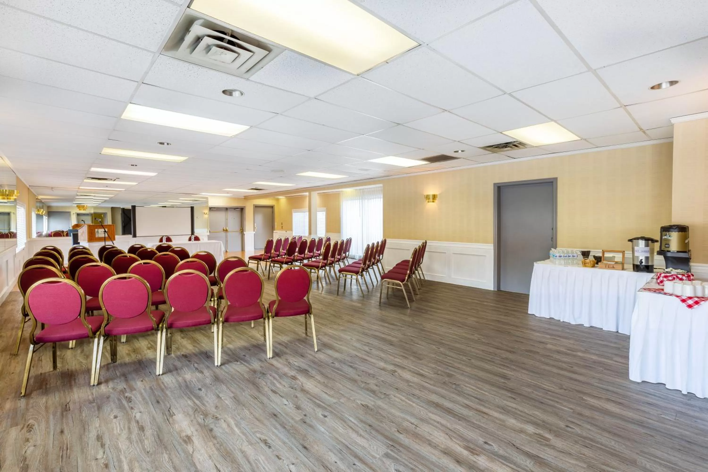 Meeting/conference room in Ramada by Wyndham Coquitlam