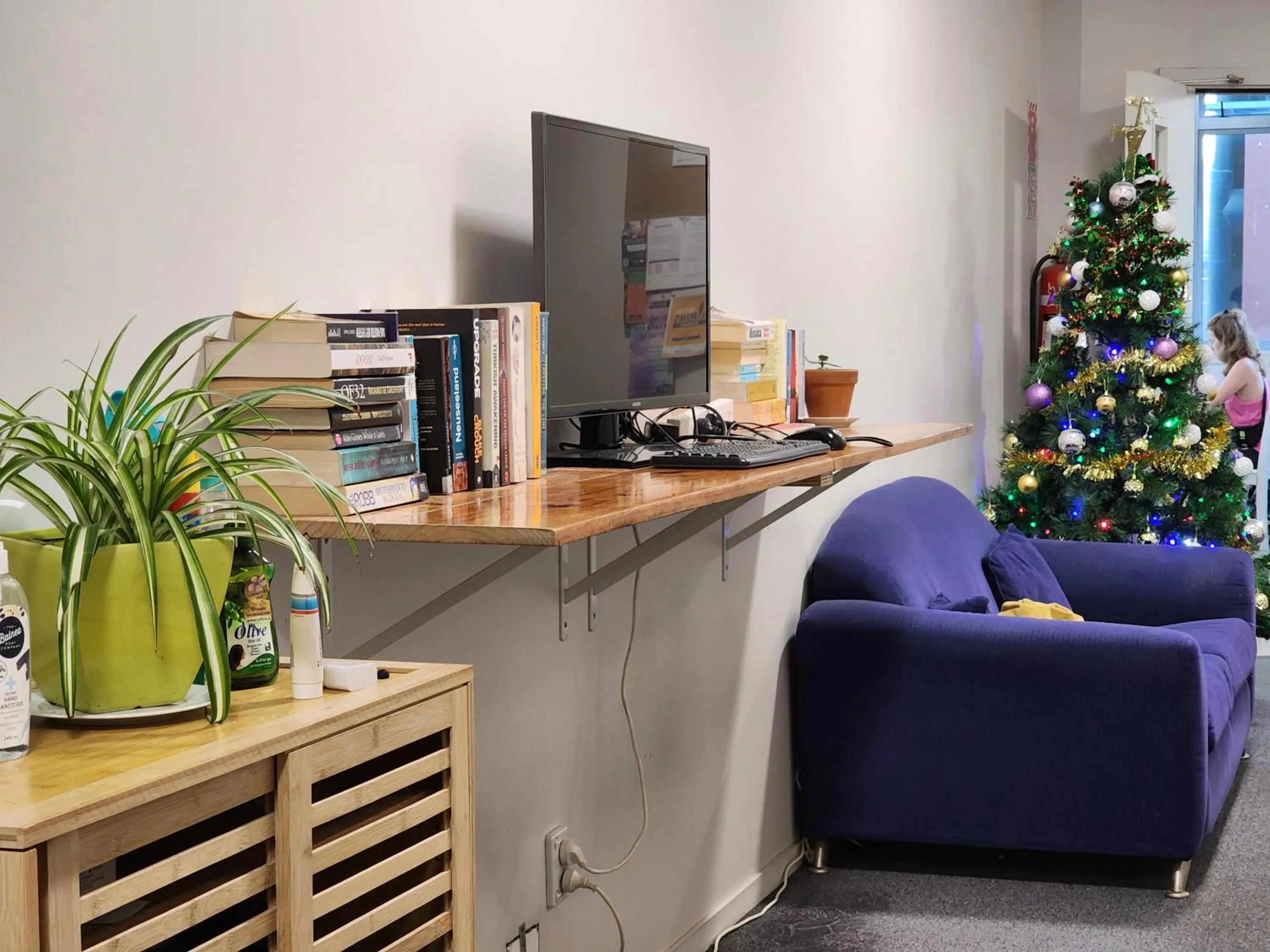 Communal lounge/ TV room in Newton Lodge Auckland