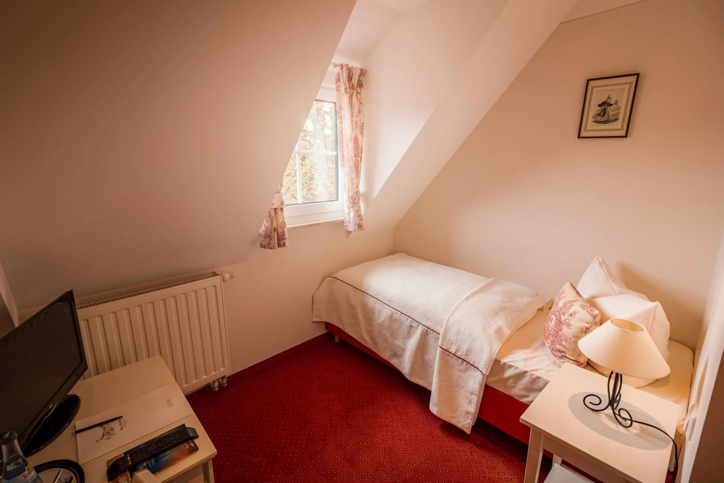 Photo of the whole room, Bed in Hotel-Restaurant Burg Hornberg