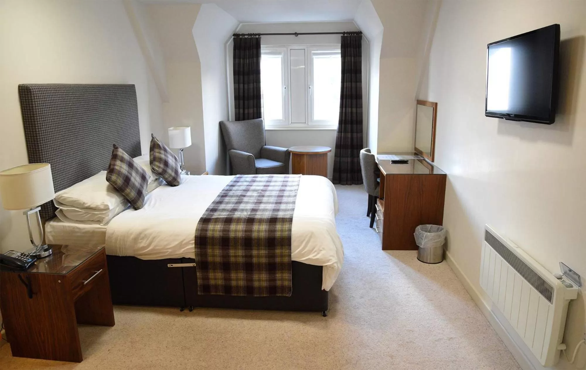 Bed in The Royal Hotel