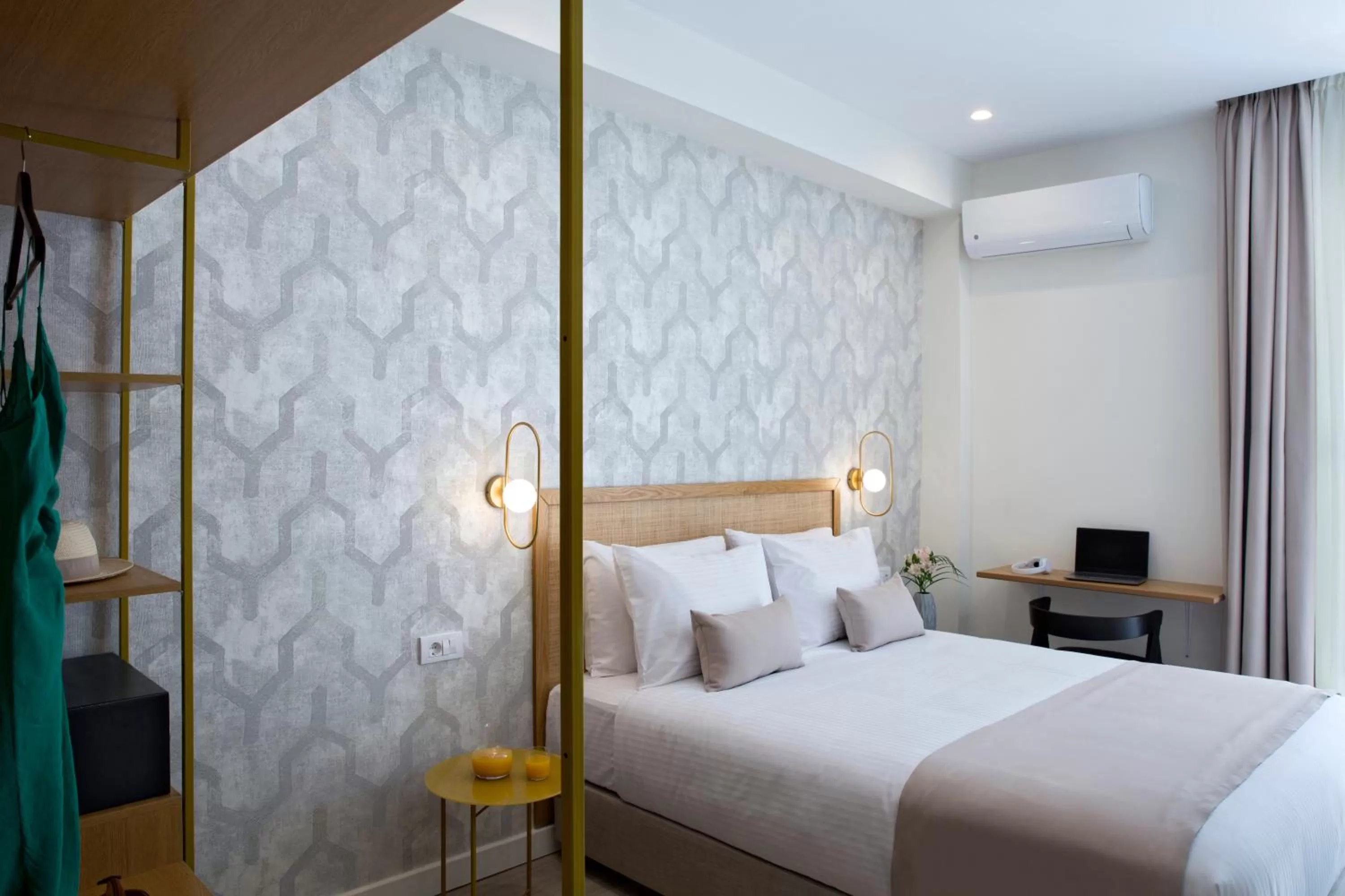 Photo of the whole room, Bed in Hypnos Inn Athens