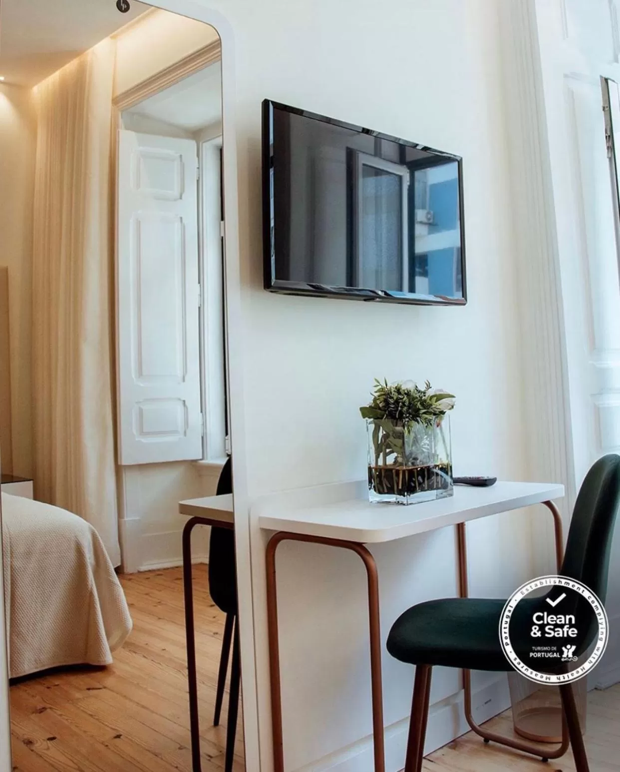 Bedroom, Bed in Le Premier Lisbon Suites