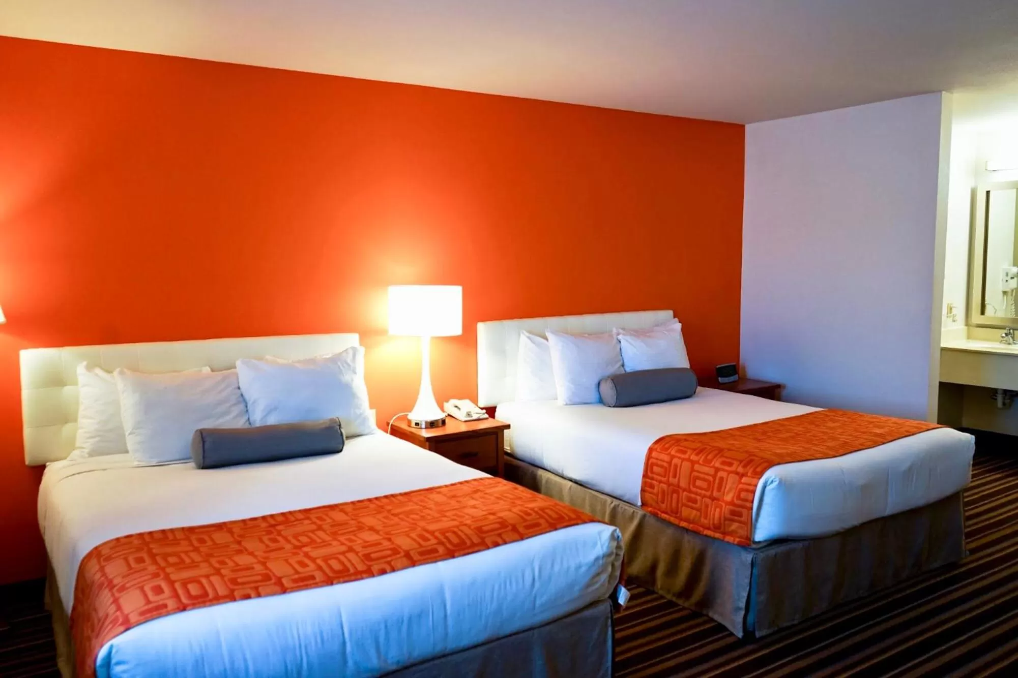 Bed in Howard Johnson by Wyndham Salinas