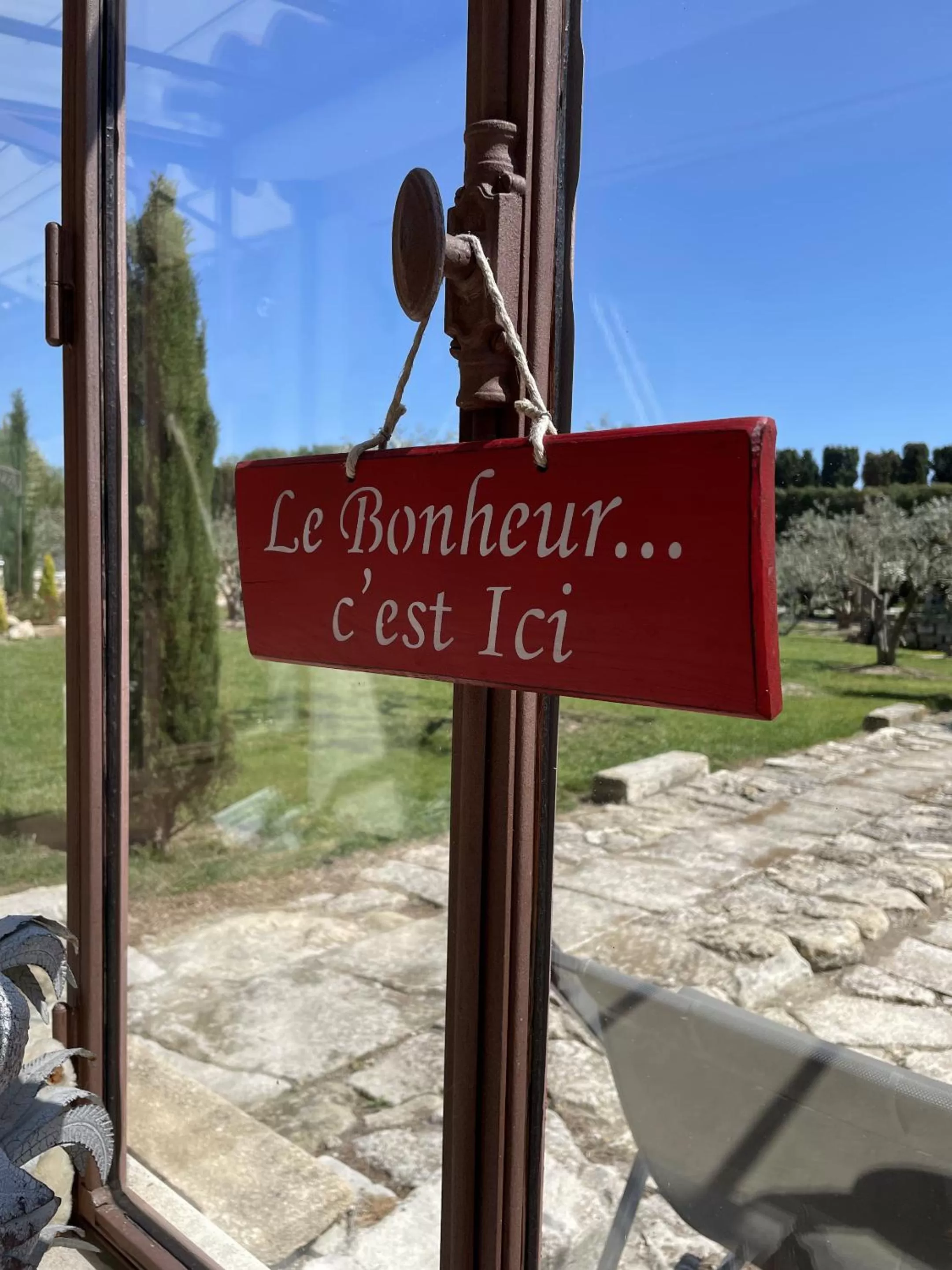 Dining area in Le Mas Des Chutes