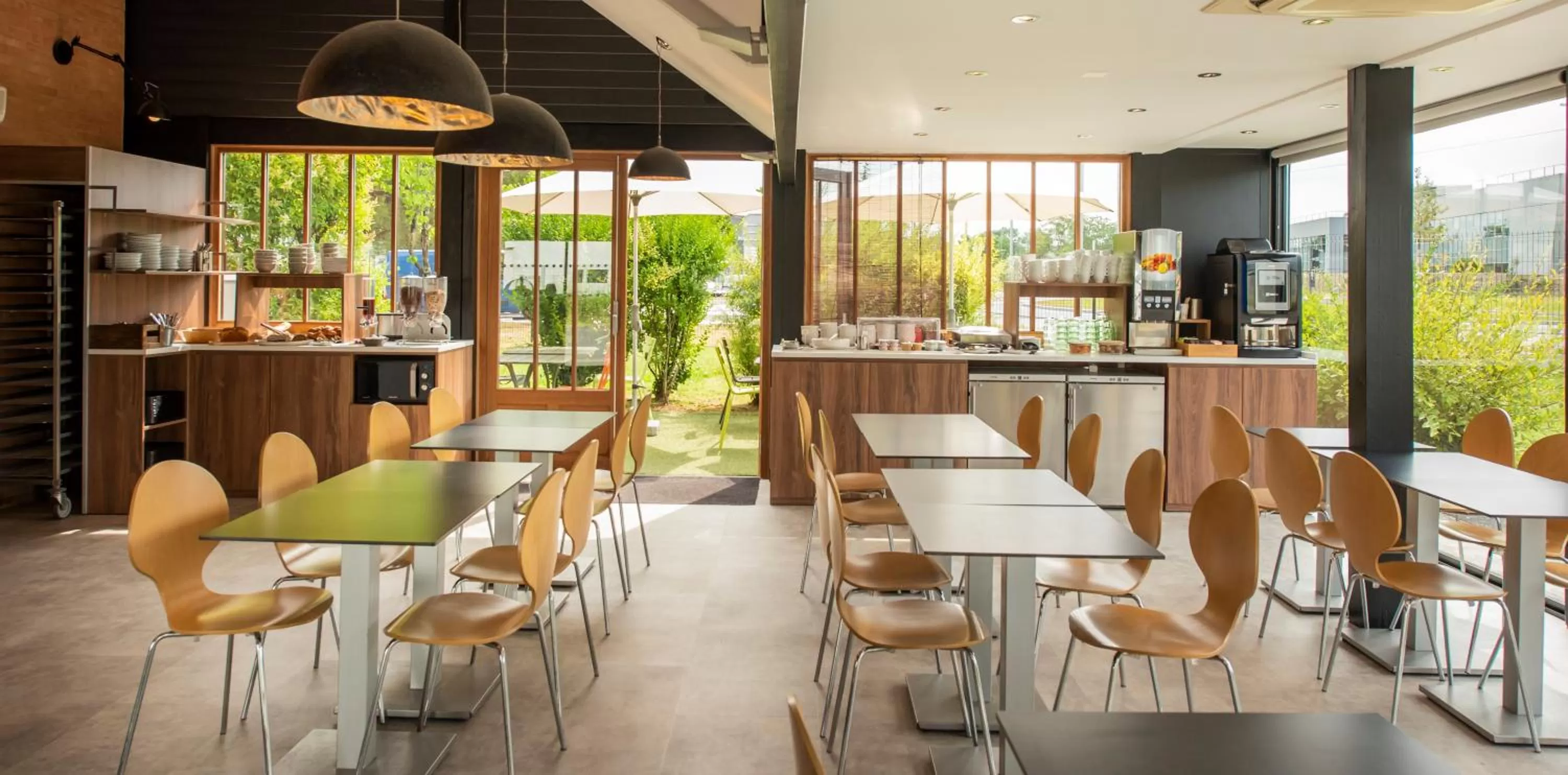 Breakfast in The Originals Access Hôtel Bordeaux Aéroport