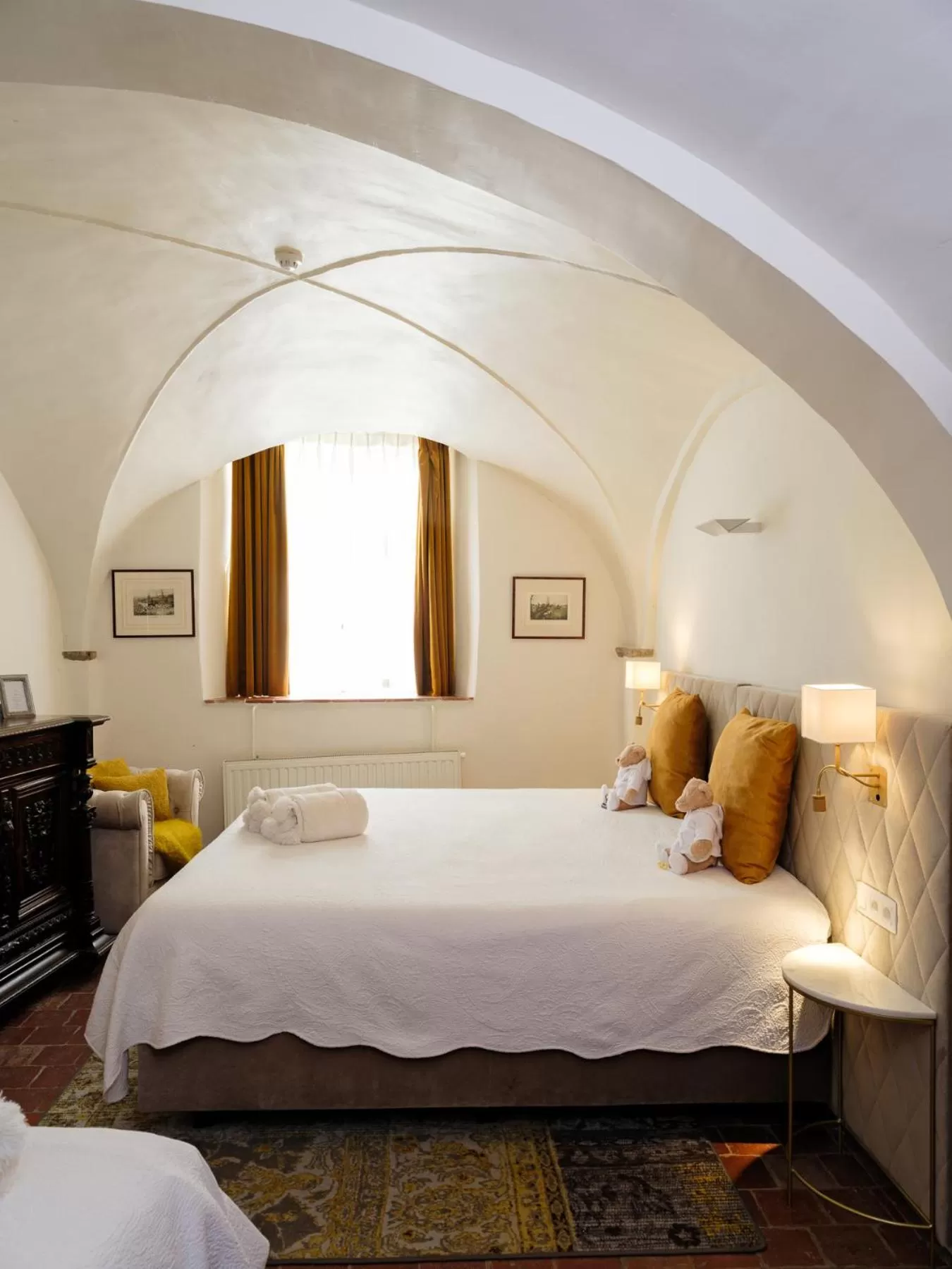 Bed in Canal View Hotel Ter Brughe by CW Hotel Collection