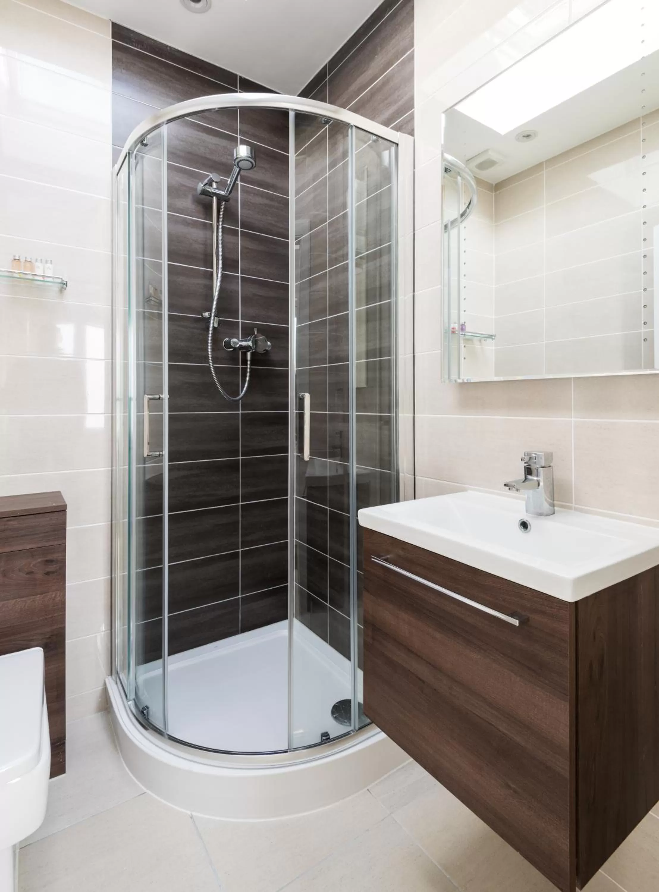 Shower in The Atholl Palace