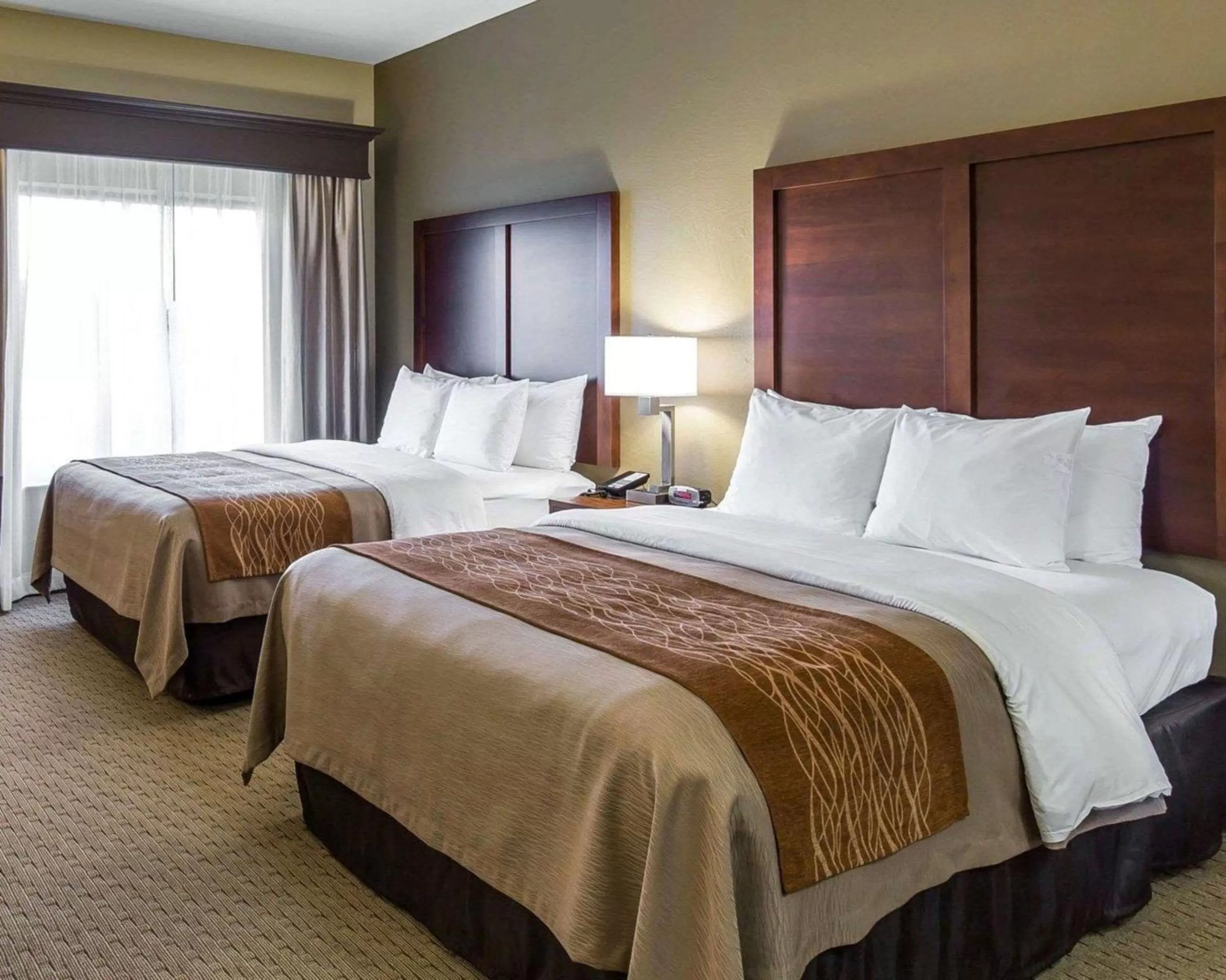 Photo of the whole room, Bed in Tollgate Inn