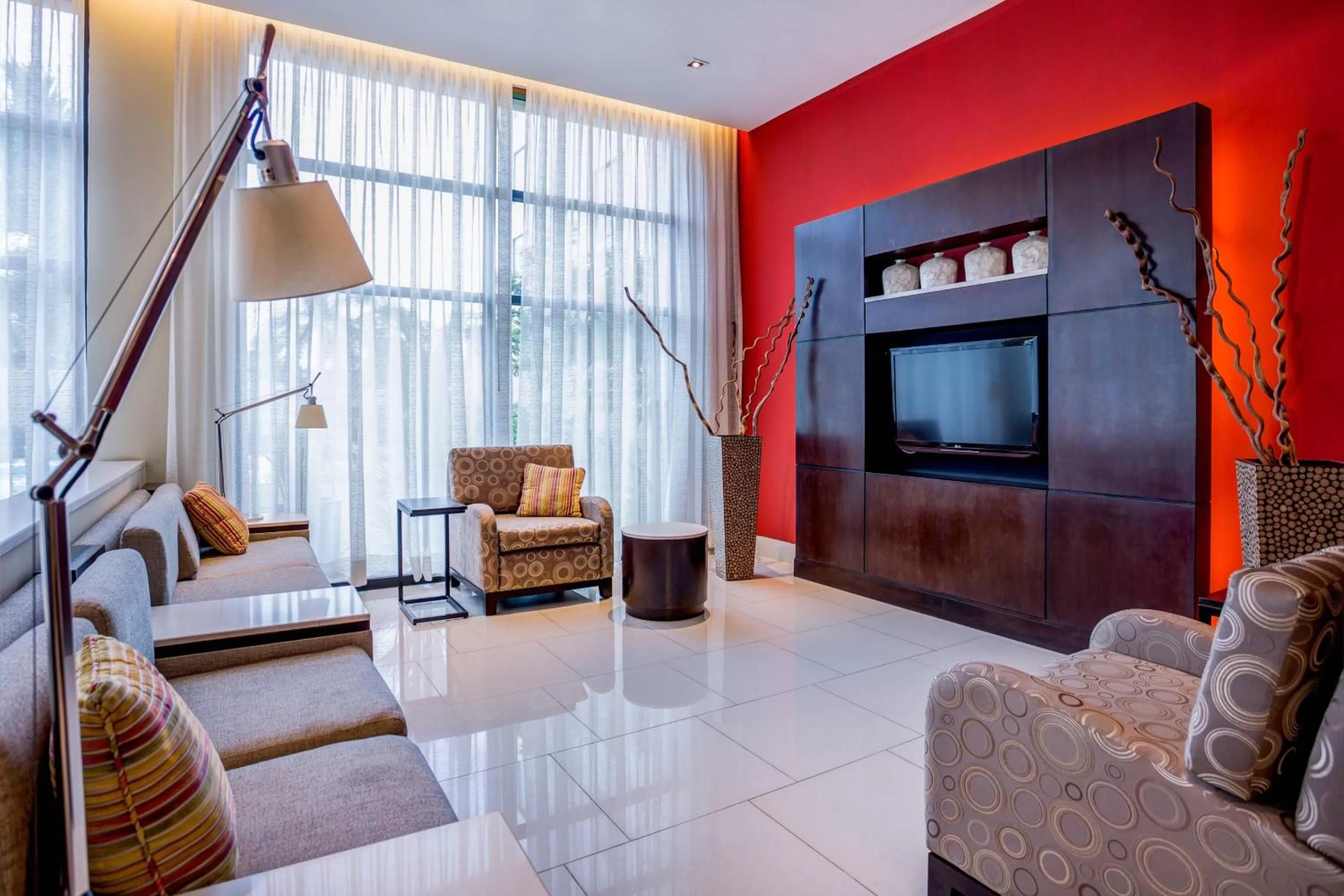 Lobby or reception in Courtyard by Marriott Panama Metromall