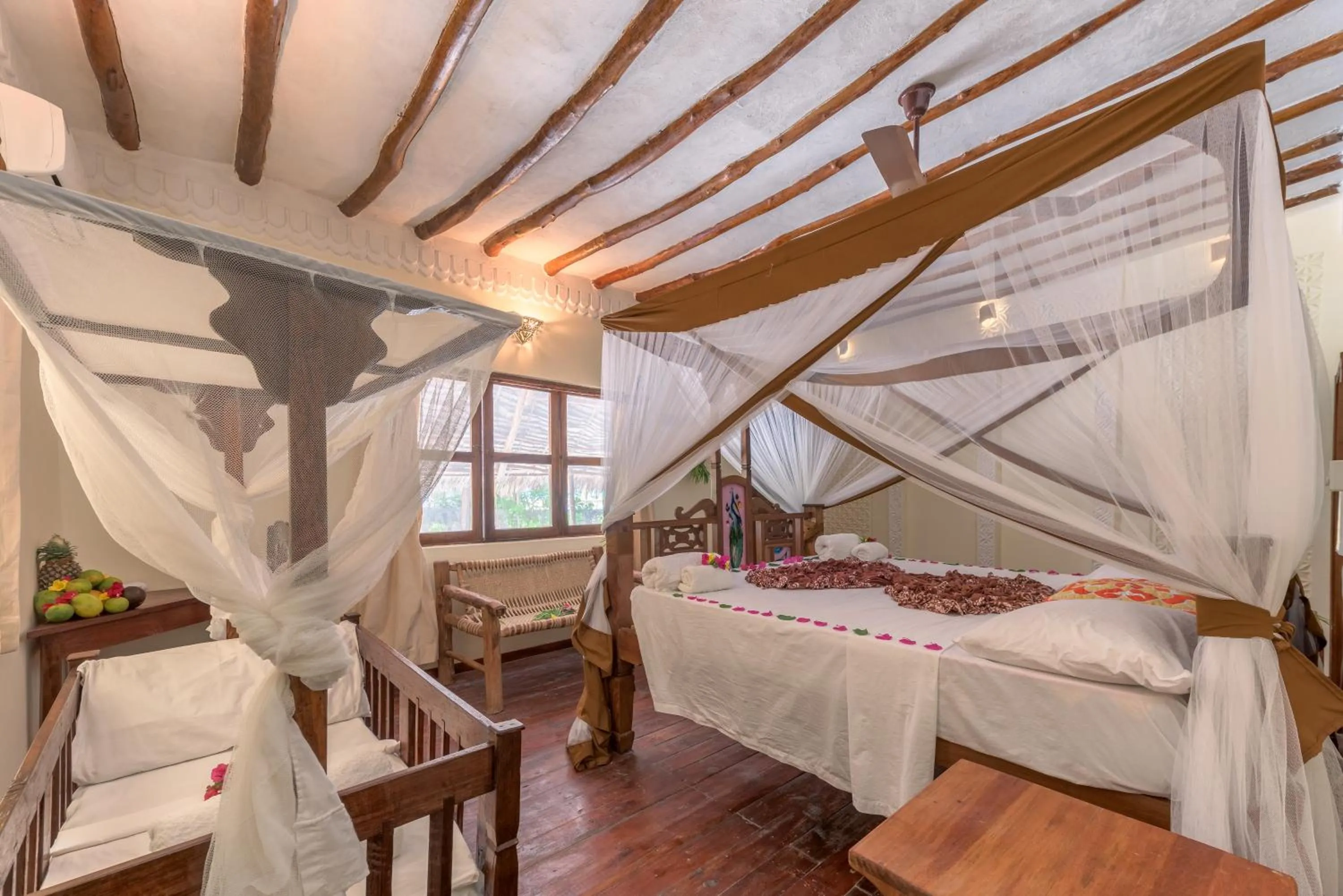 Other, Bed in Hakuna Majiwe Beach Lodge