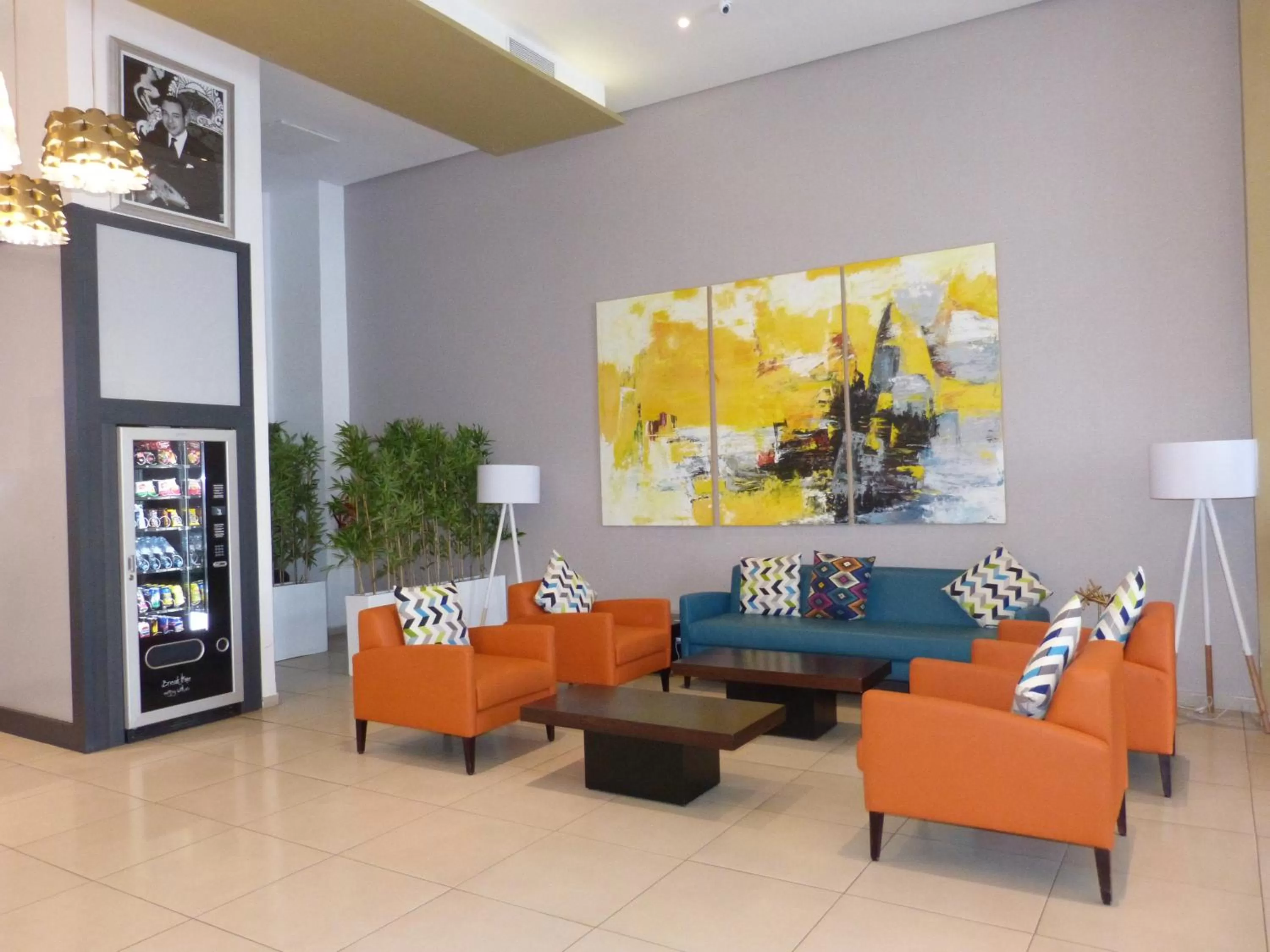 Communal lounge/ TV room in Relax Hotel Casa Voyageurs