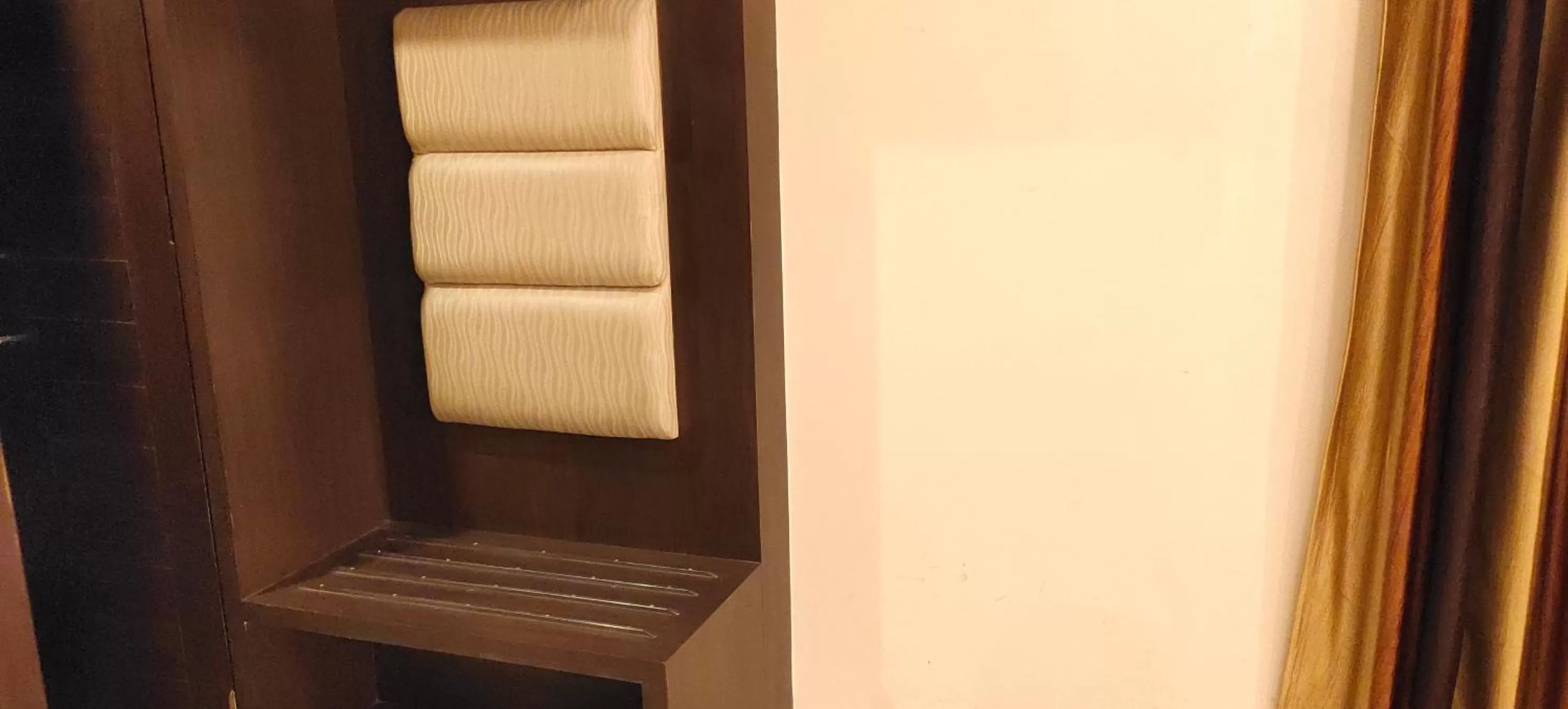 Area and facilities in Hotel Deepam