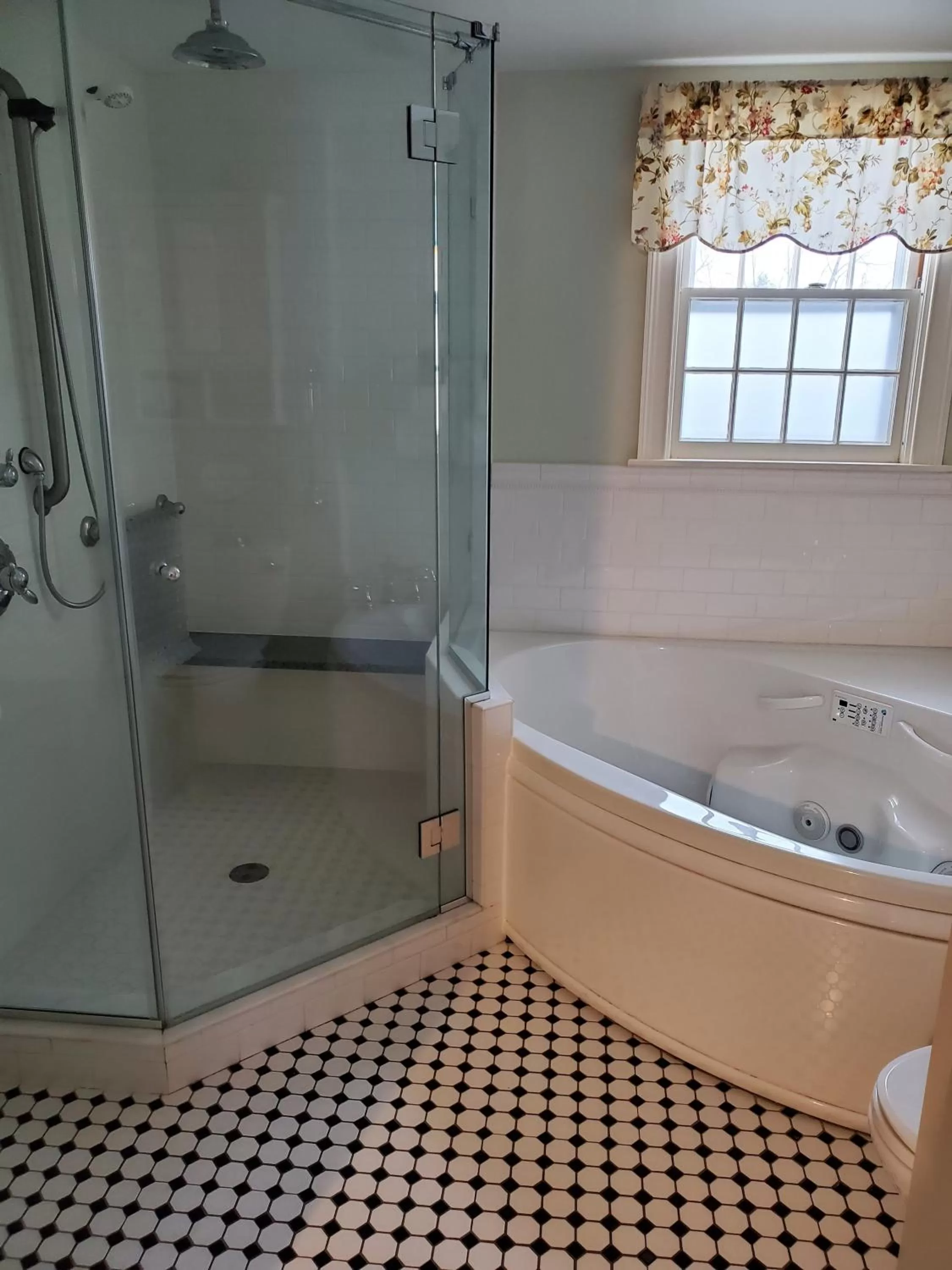 Bathroom in Adair Country Inn & Restaurant