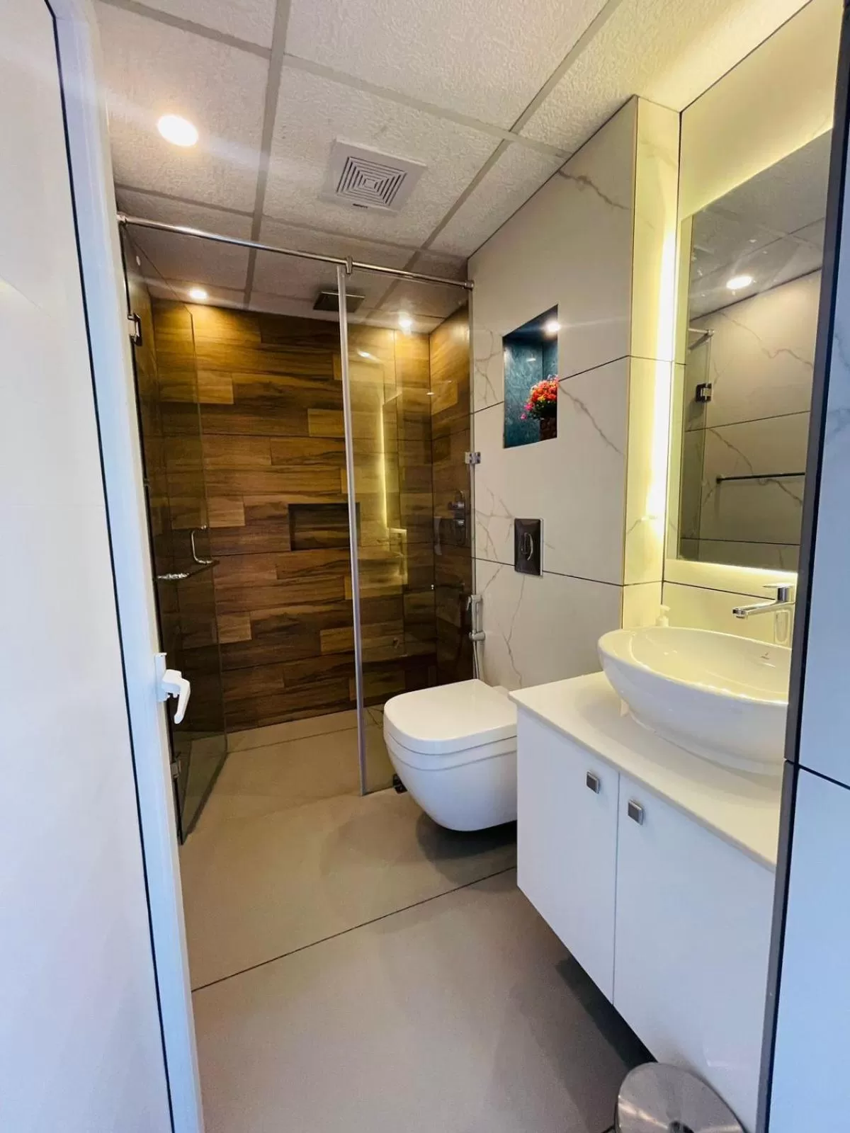 Bathroom in Garden Bay Resort